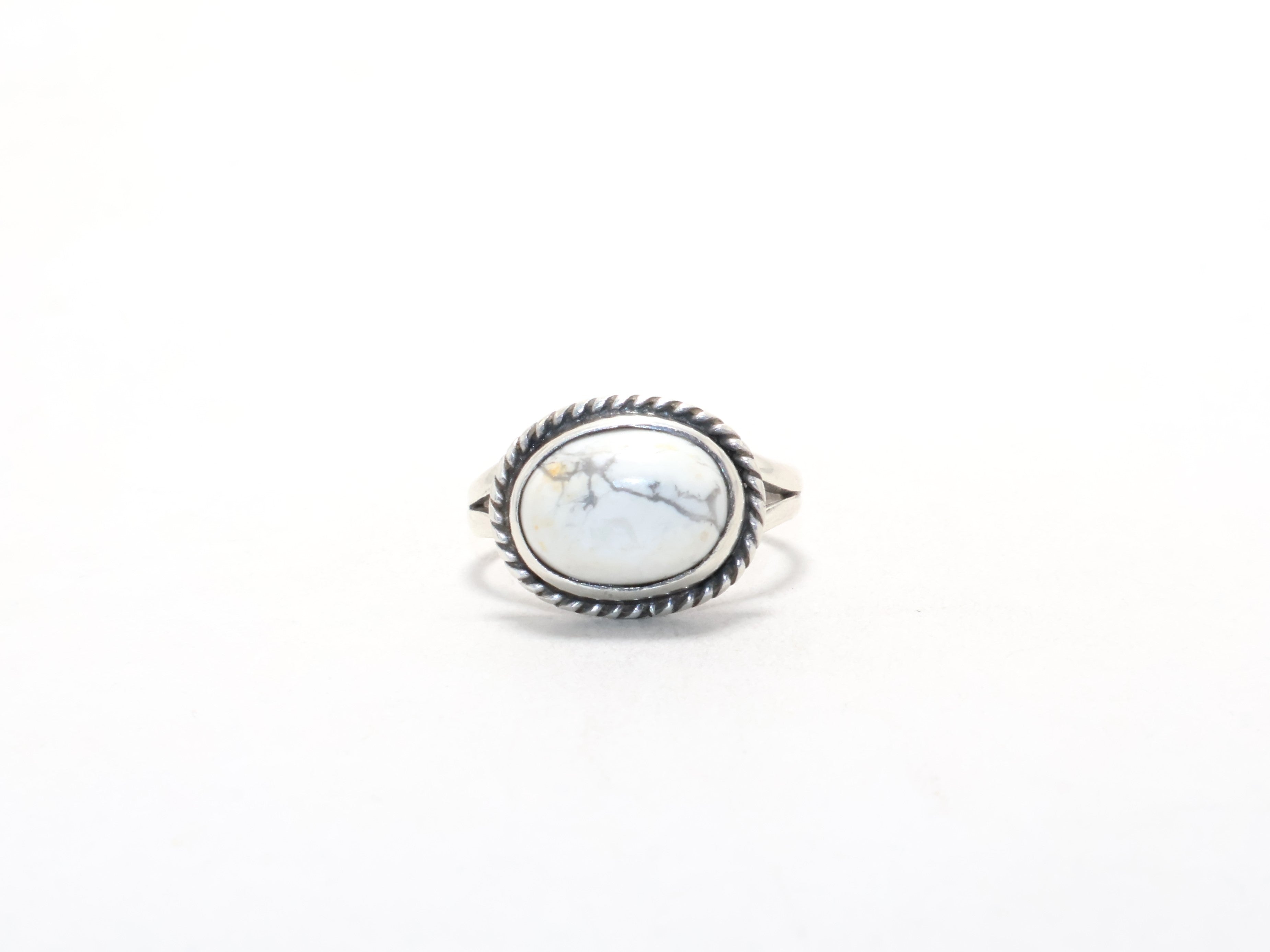 Weißer Howlith Edelstein Ring Verlobungsring 925 Sterling Silber Handgemachter Ring Böhmischer Designer Ring