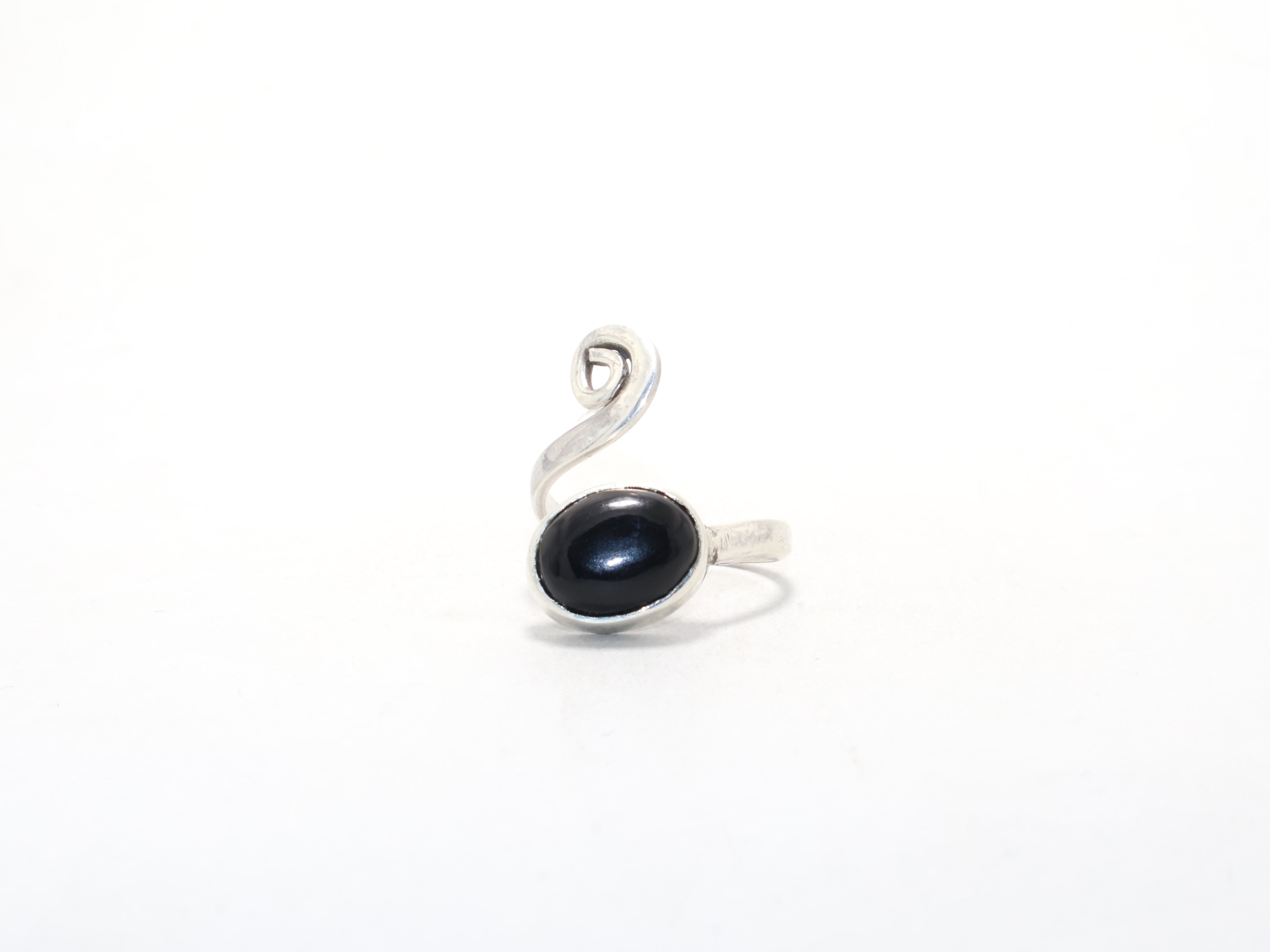 Designer-Ring mit schwarzem Onyx-Edelstein, Alltagsring, böhmischer Schmuck, zarter Verlobungsring, 925er Sterlingsilber
