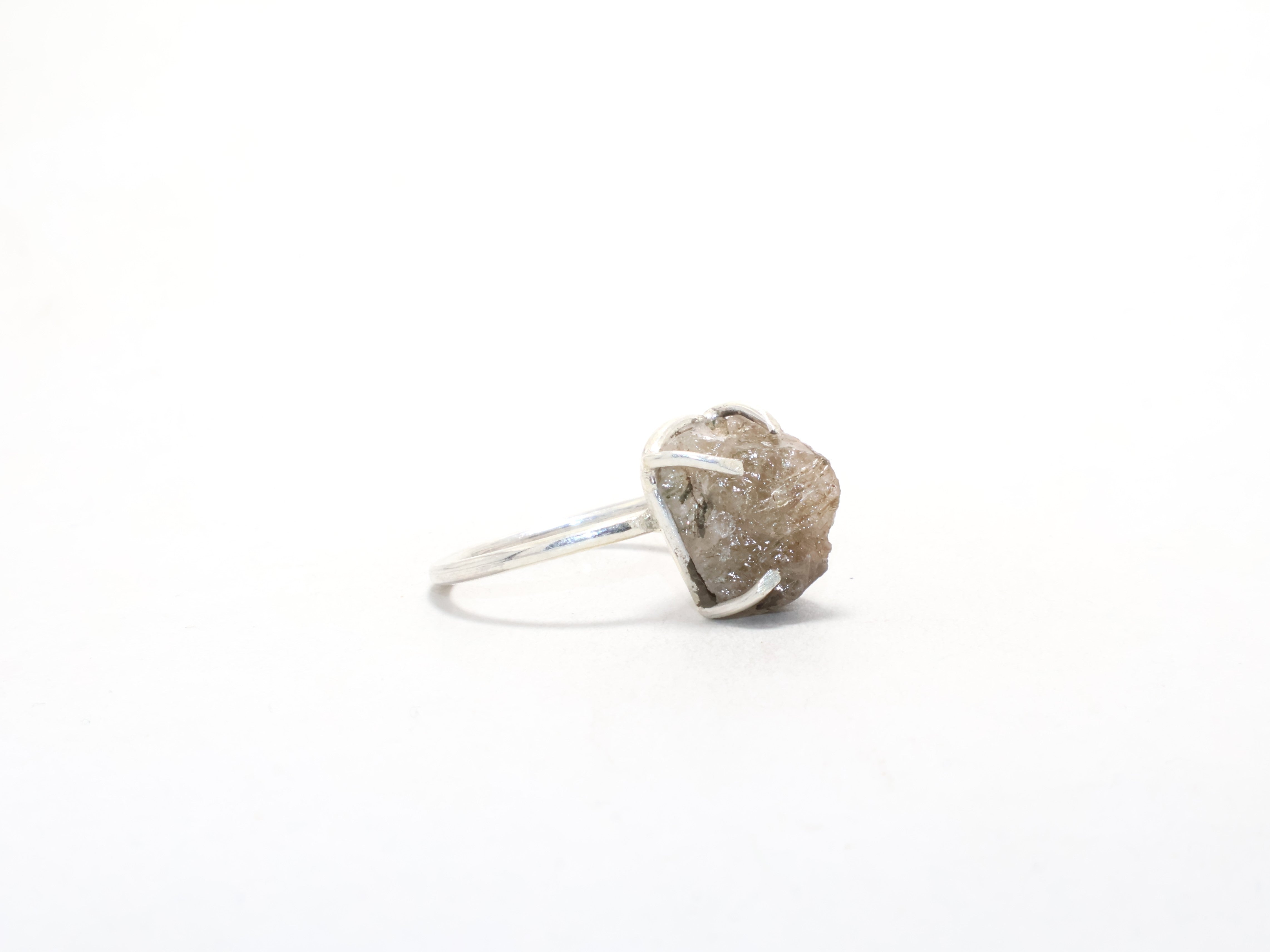 Ring aus natürlichem schwarzem Rutil-Edelstein, Freundschaftsring, Geburtssteinring, minimalistischer Ring, Geschenk für Sie
