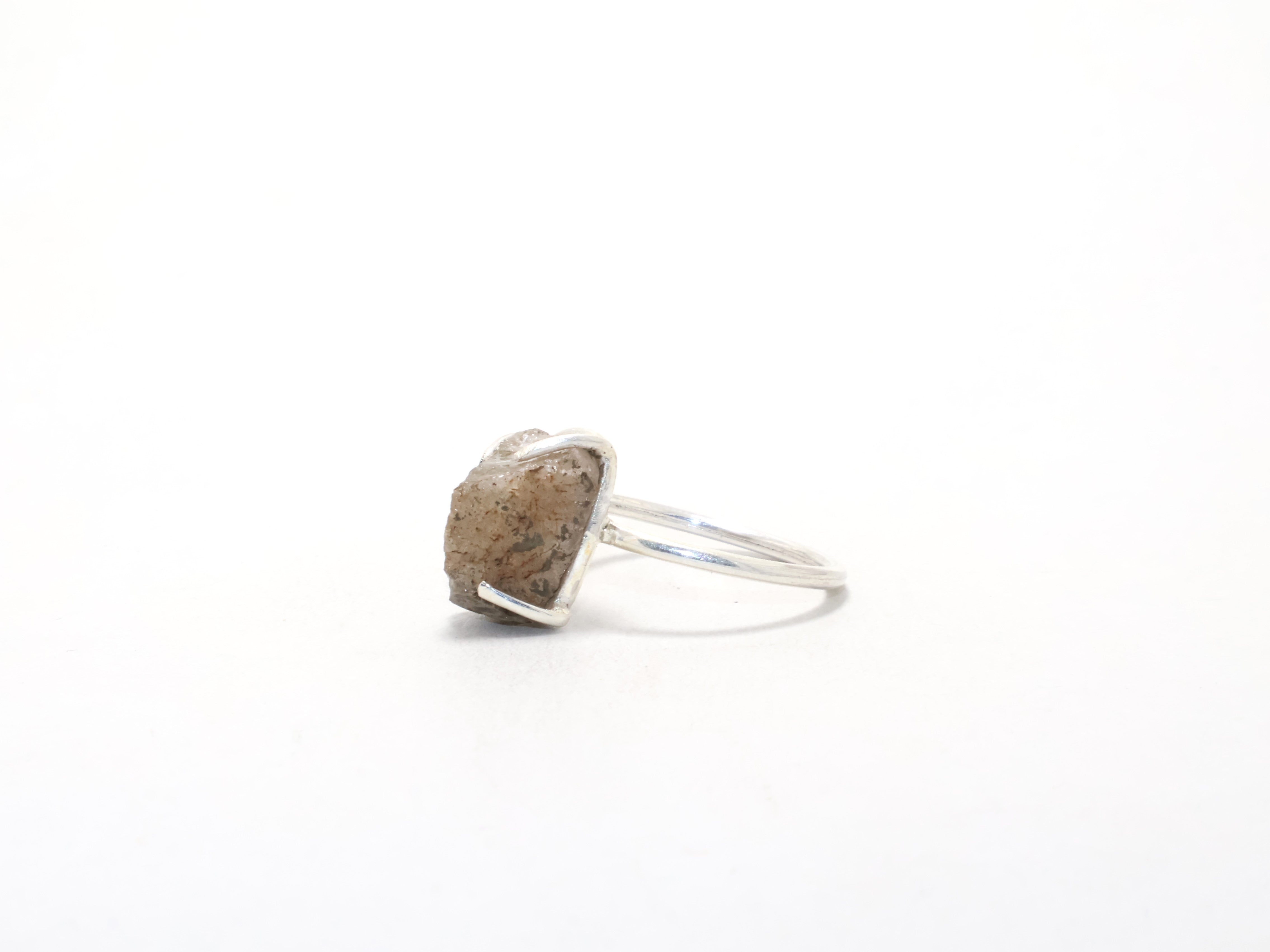 Ring aus natürlichem schwarzem Rutil-Edelstein, Freundschaftsring, Geburtssteinring, minimalistischer Ring, Geschenk für Sie