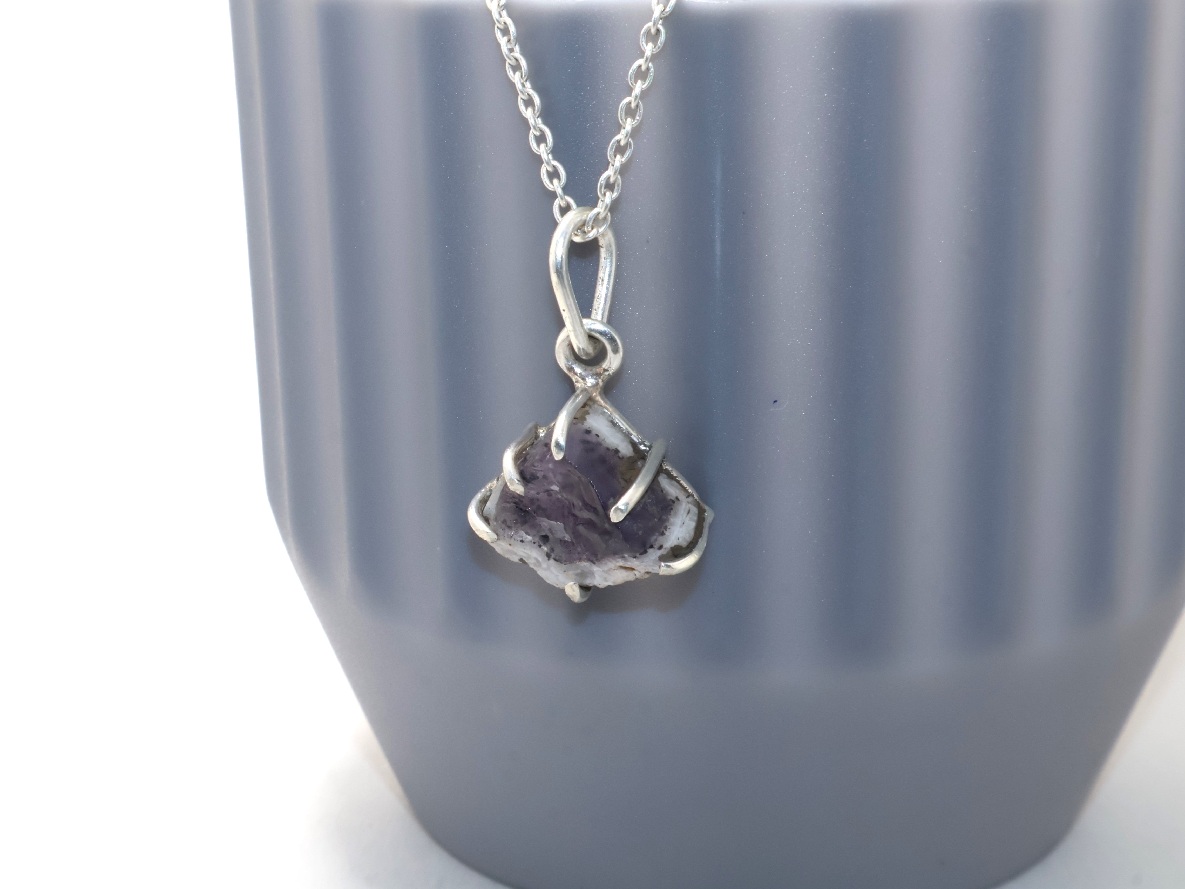 Halskette aus rohem Amethyst für Damen, Geburtsstein-Halskette, Geschenk für sie, violetter Edelsteinschmuck, 925er Sterling Silber Brautjungfern-Halskette