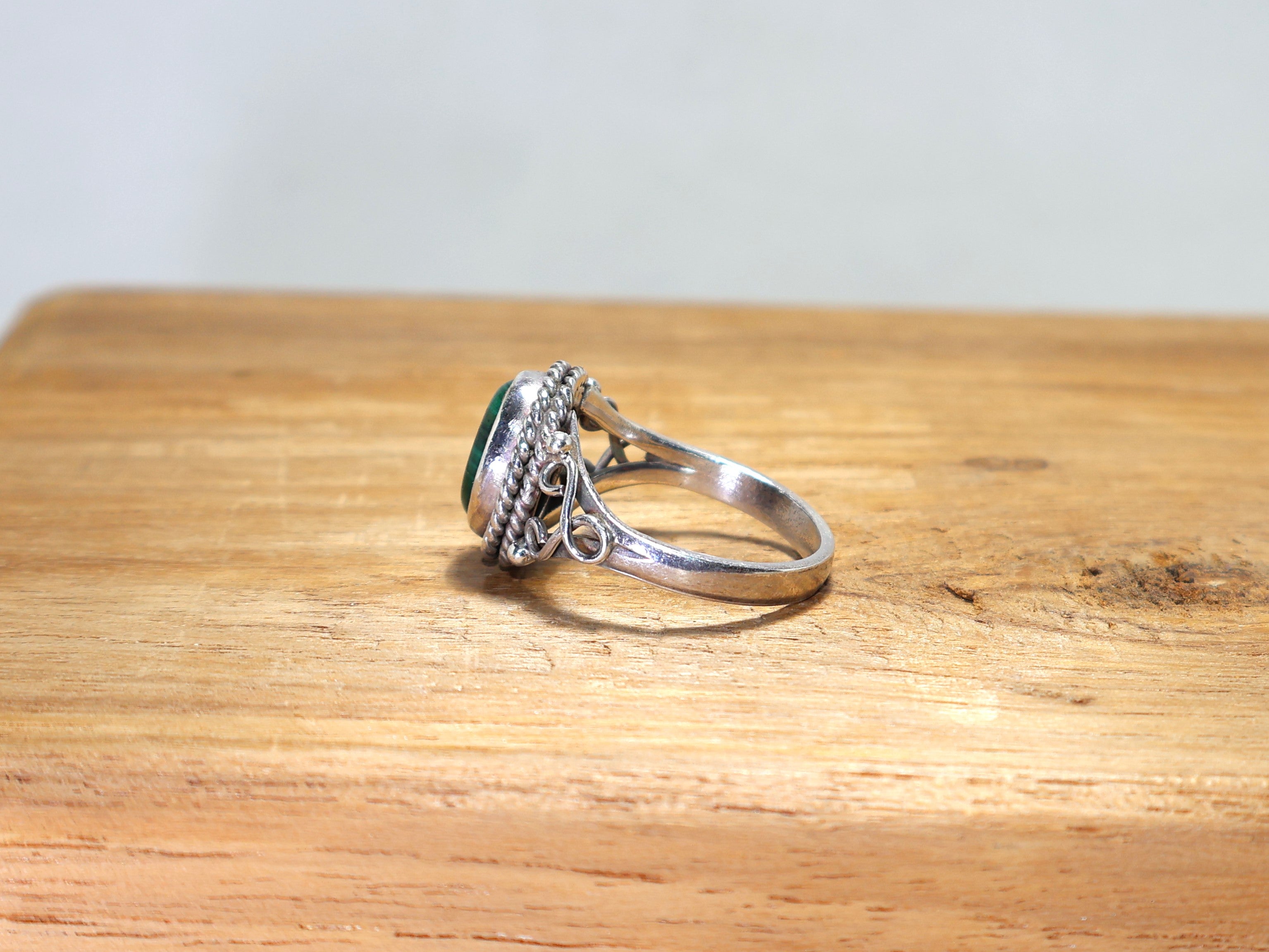 Natürlicher Malachit Ring Ovaler Edelsteinring Handgefertigter 925 Sterling Silber Designer Ring Grüner Stein Ring Einzigartiger Ring Geschenk Für Sie