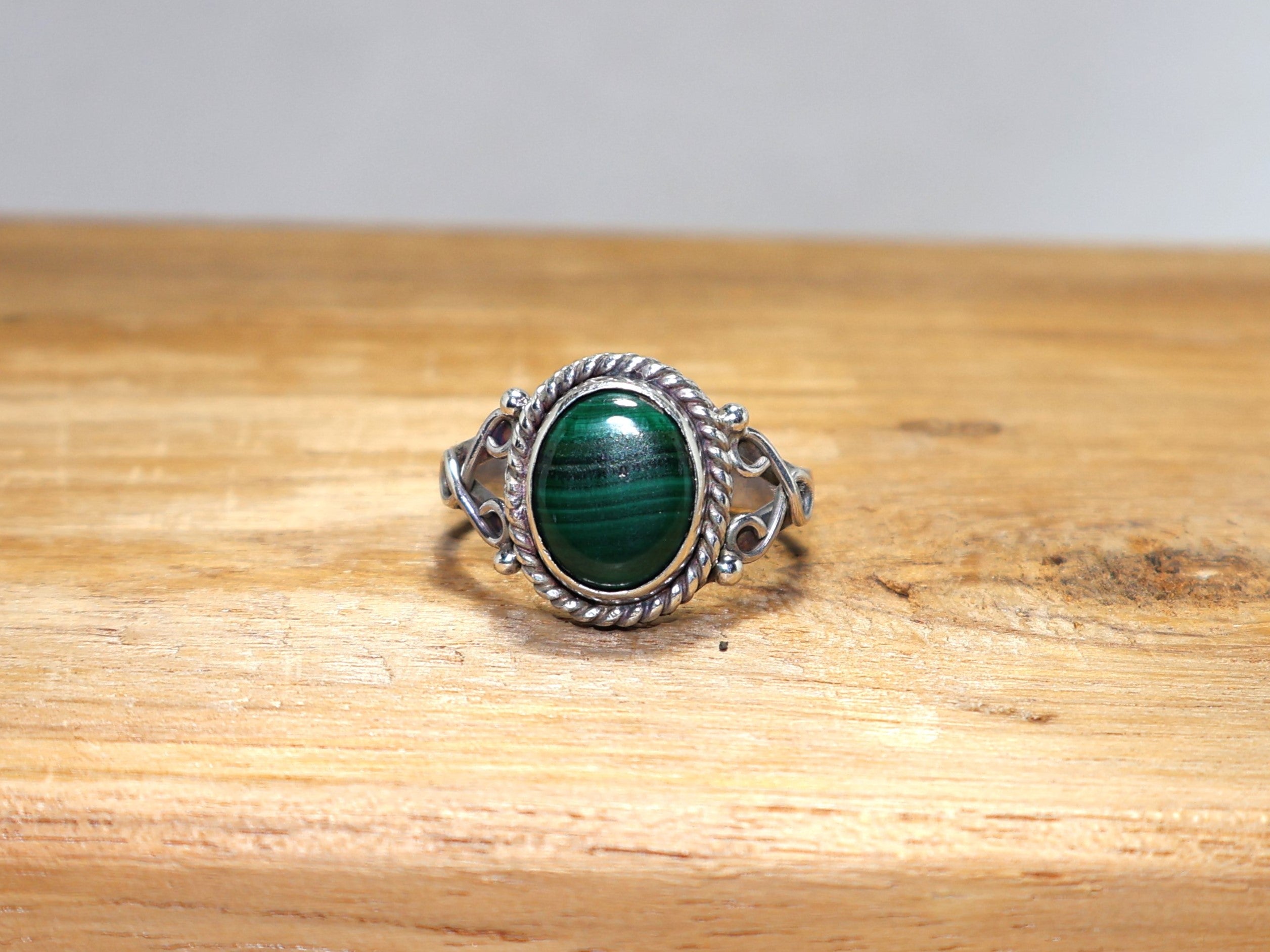 Natürlicher Malachit Ring Ovaler Edelsteinring Handgefertigter 925 Sterling Silber Designer Ring Grüner Stein Ring Einzigartiger Ring Geschenk Für Sie