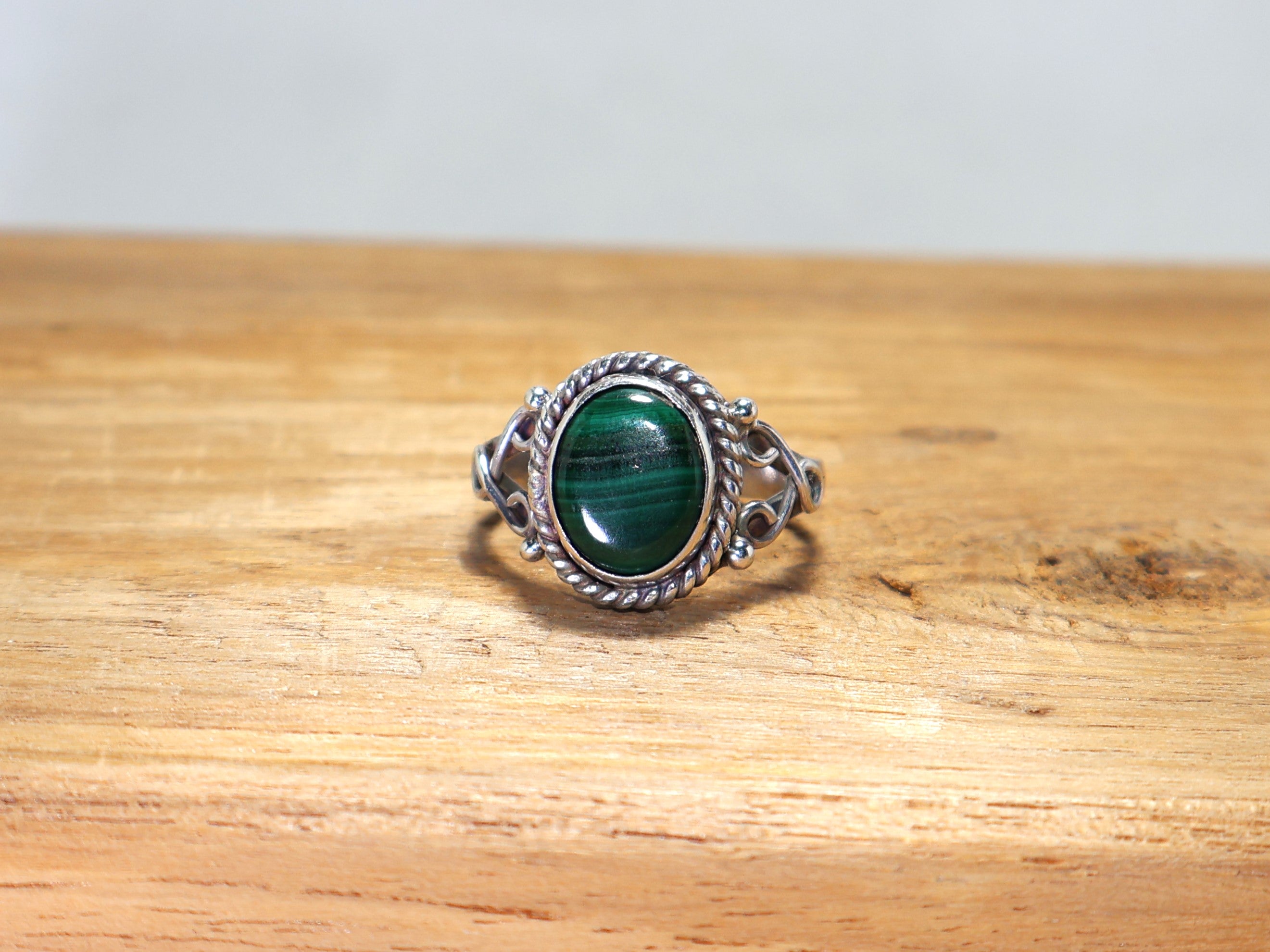 Natürlicher Malachit Ring Ovaler Edelsteinring Handgefertigter 925 Sterling Silber Designer Ring Grüner Stein Ring Einzigartiger Ring Geschenk Für Sie