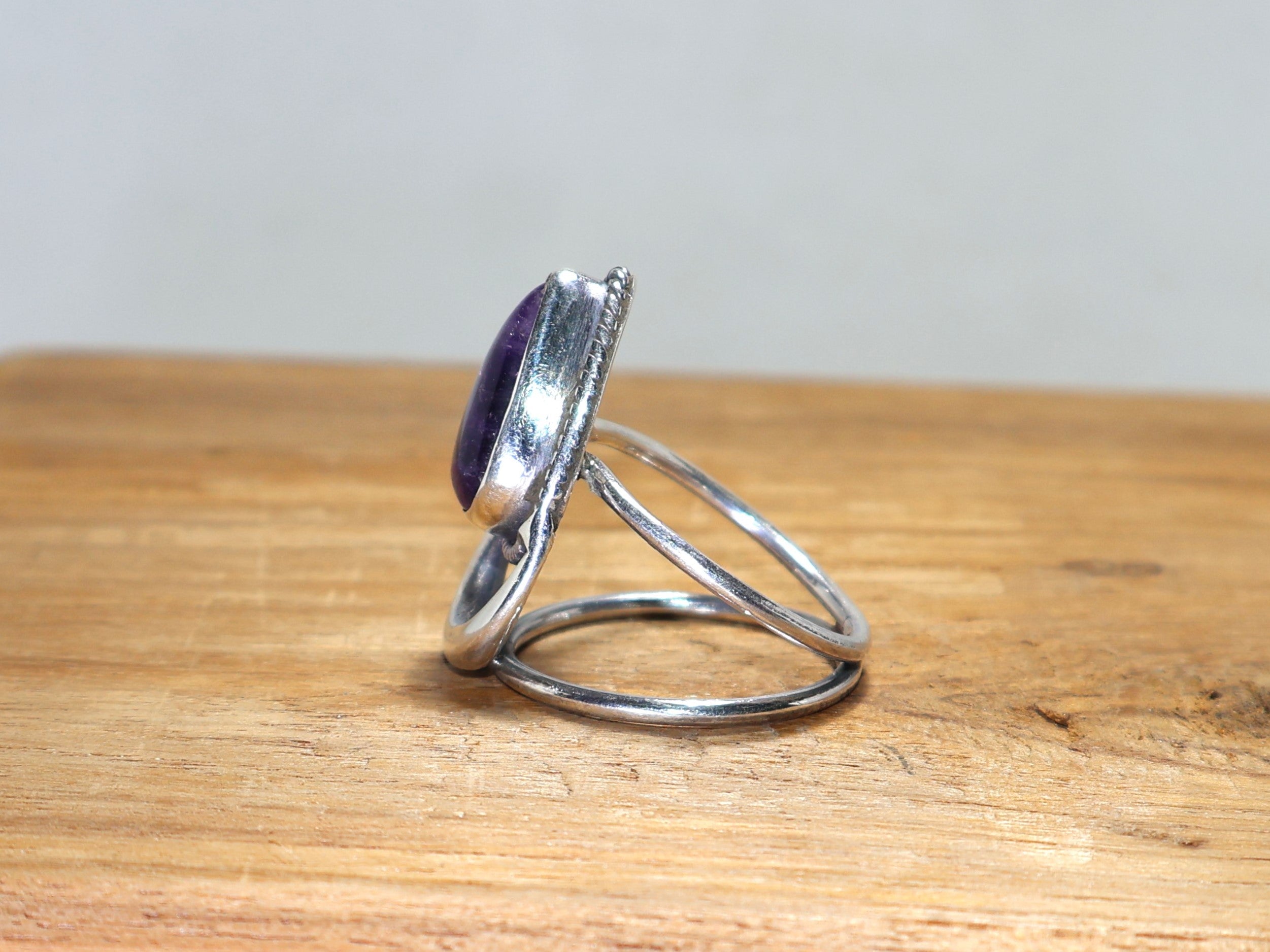 Natürlicher Amethyst Silberring Handgefertigter violetter Edelsteinschmuck Minimalistischer Ring 925 Sterling Silber Ring Einzigartiger Ring Tropfen Verlobungsring