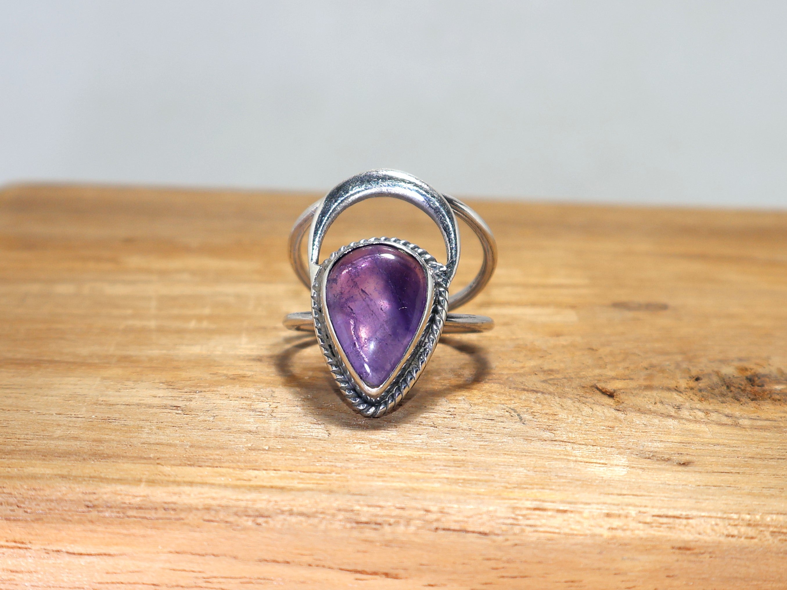 Natürlicher Amethyst Silberring Handgefertigter violetter Edelsteinschmuck Minimalistischer Ring 925 Sterling Silber Ring Einzigartiger Ring Tropfen Verlobungsring