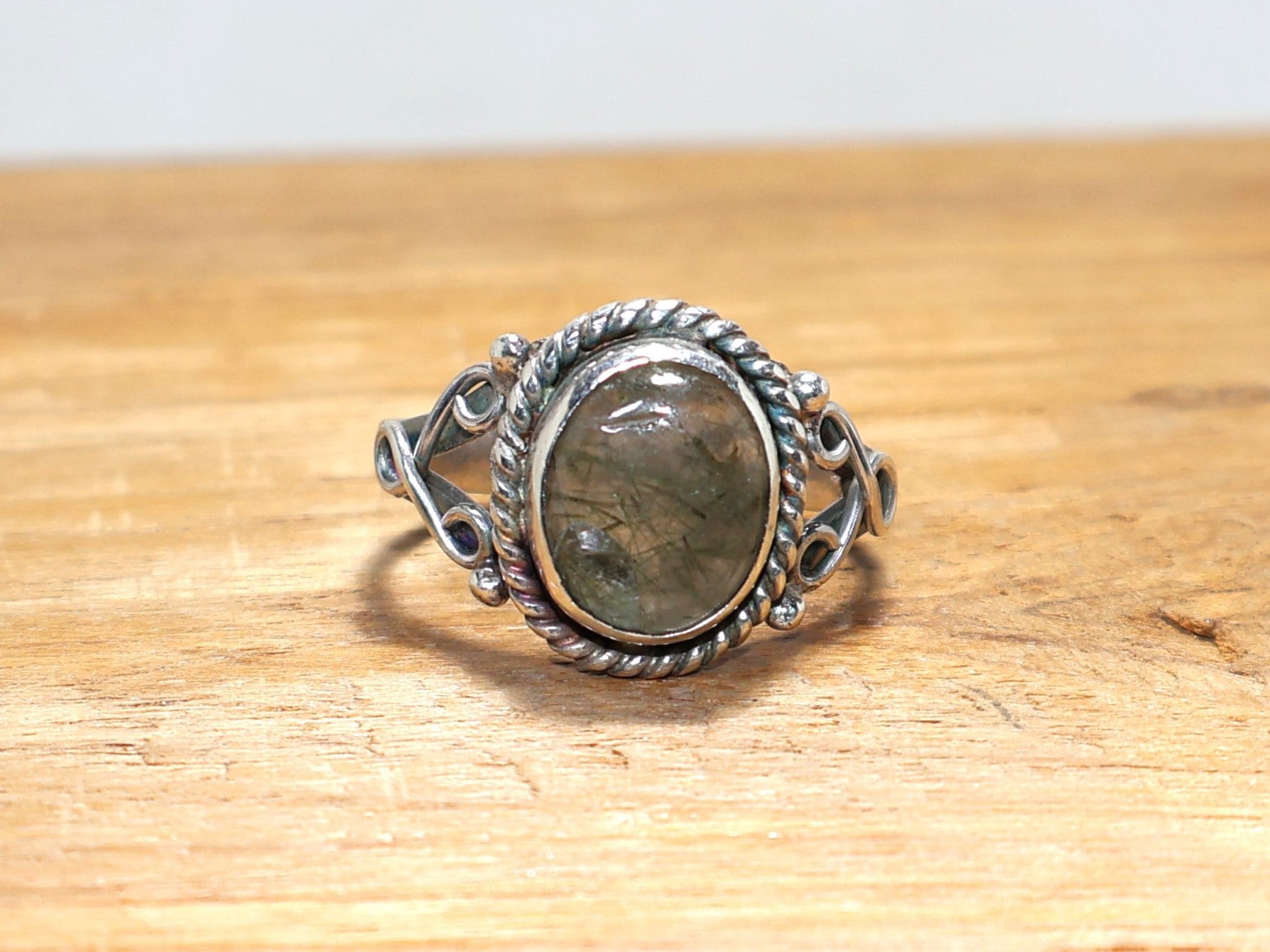 Handgemachter Ring aus natürlichem Rutil-Edelstein aus Sterlingsilber 925 Minimalistischer Ring Zierlicher Ring Feiner Ring Geschenk für Ihn