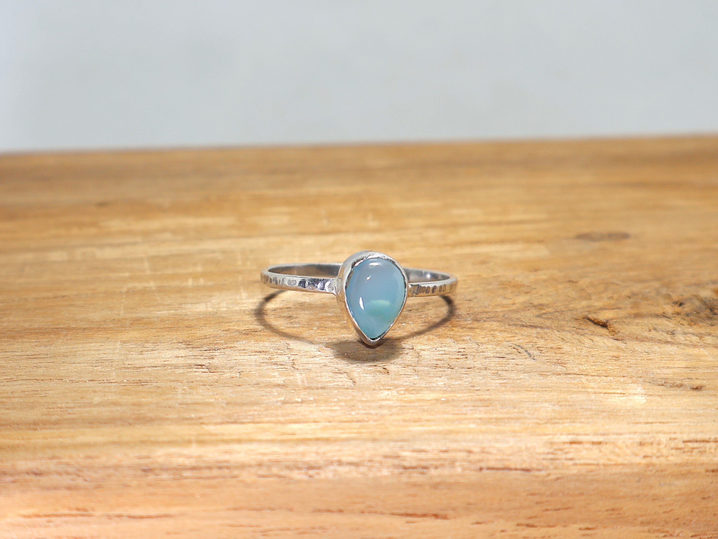 Natuurlijke Aqua Chalcedoon Ring Kleine Chalcedoon Ring Handgemaakte Zilveren Ring Unieke Ring Geboortesteen Ring 925 Sterling Zilveren Ring