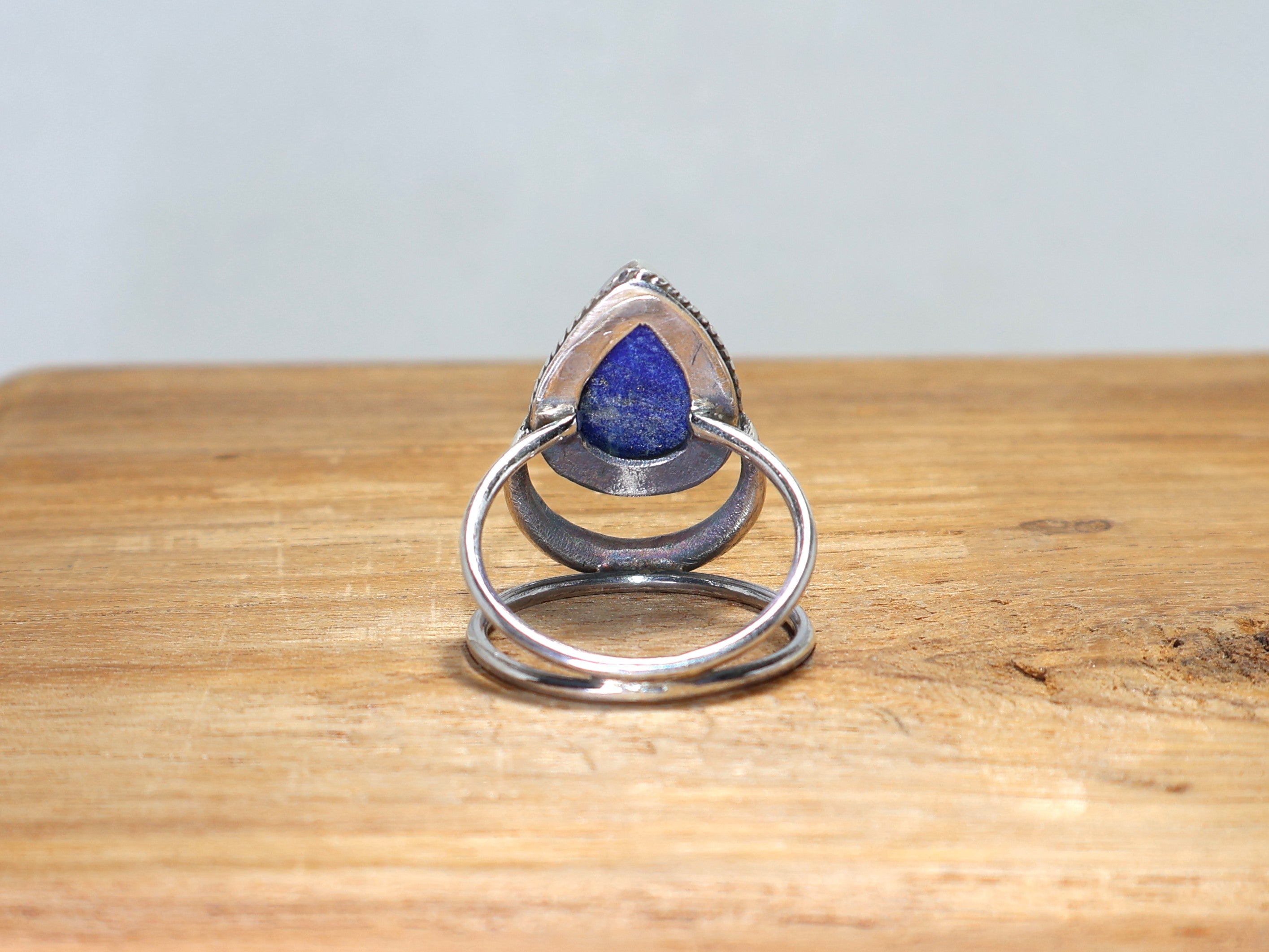 Lapislazuli Ring Tropfen Edelstein 925 Sterling Silber Ring Handgefertigt Alltagsring Tropfenförmiger Lapislazuli Ring Minimalistischer Ring Unisex Ring Einzigartiger Blauer Edelsteinring Ring Für Sie & Ihn