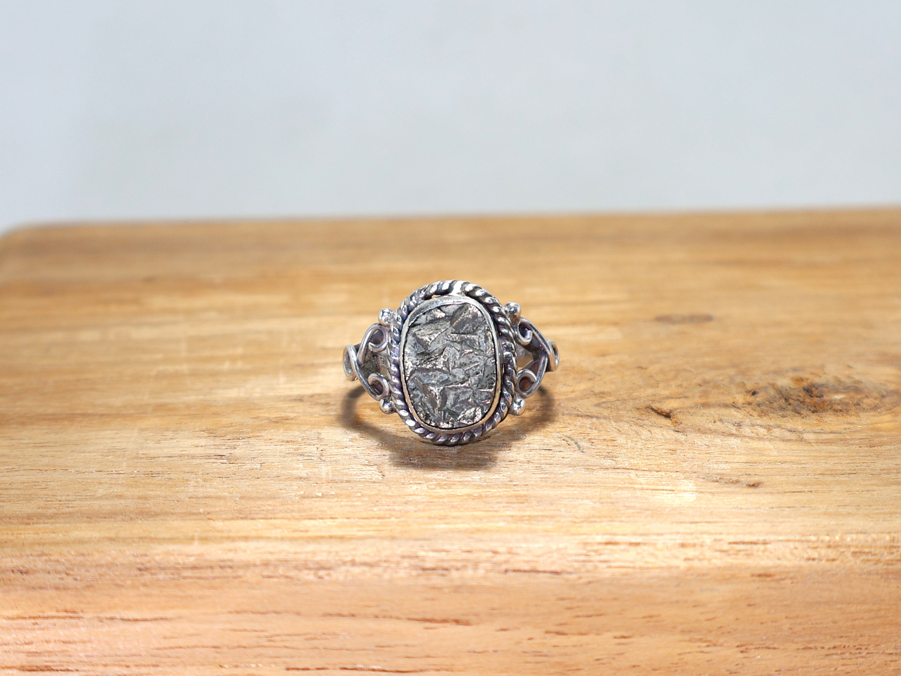 Roher Pyrit Ring Roher Pyrit Edelstein Handgemachter Ring 925 Sterling Silber Ring Einzigartiger Ring Edelstein Ring Oval Designer Pyrit Ring