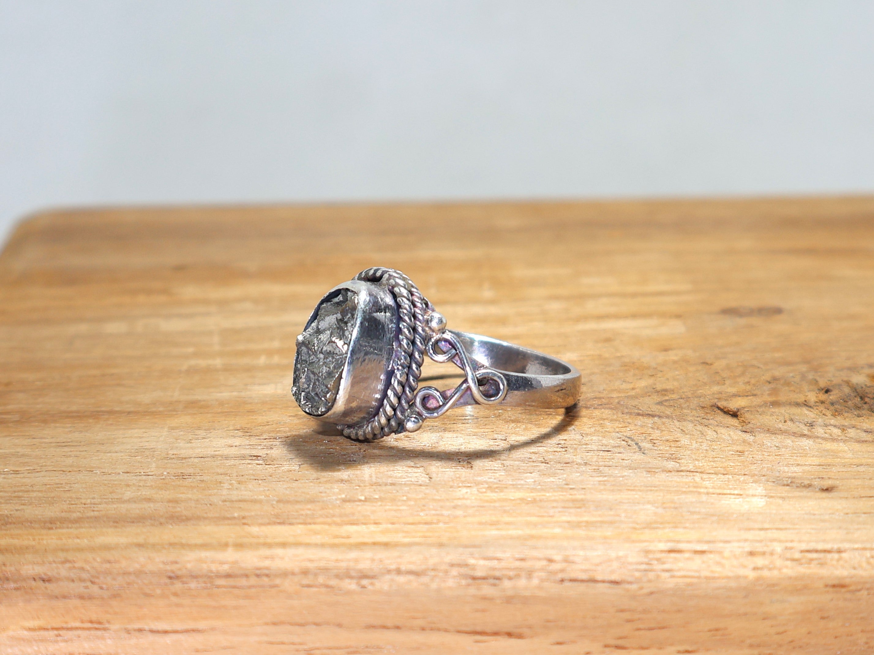 Roher Pyrit Ring Roher Pyrit Edelstein Handgemachter Ring 925 Sterling Silber Ring Einzigartiger Ring Edelstein Ring Oval Designer Pyrit Ring