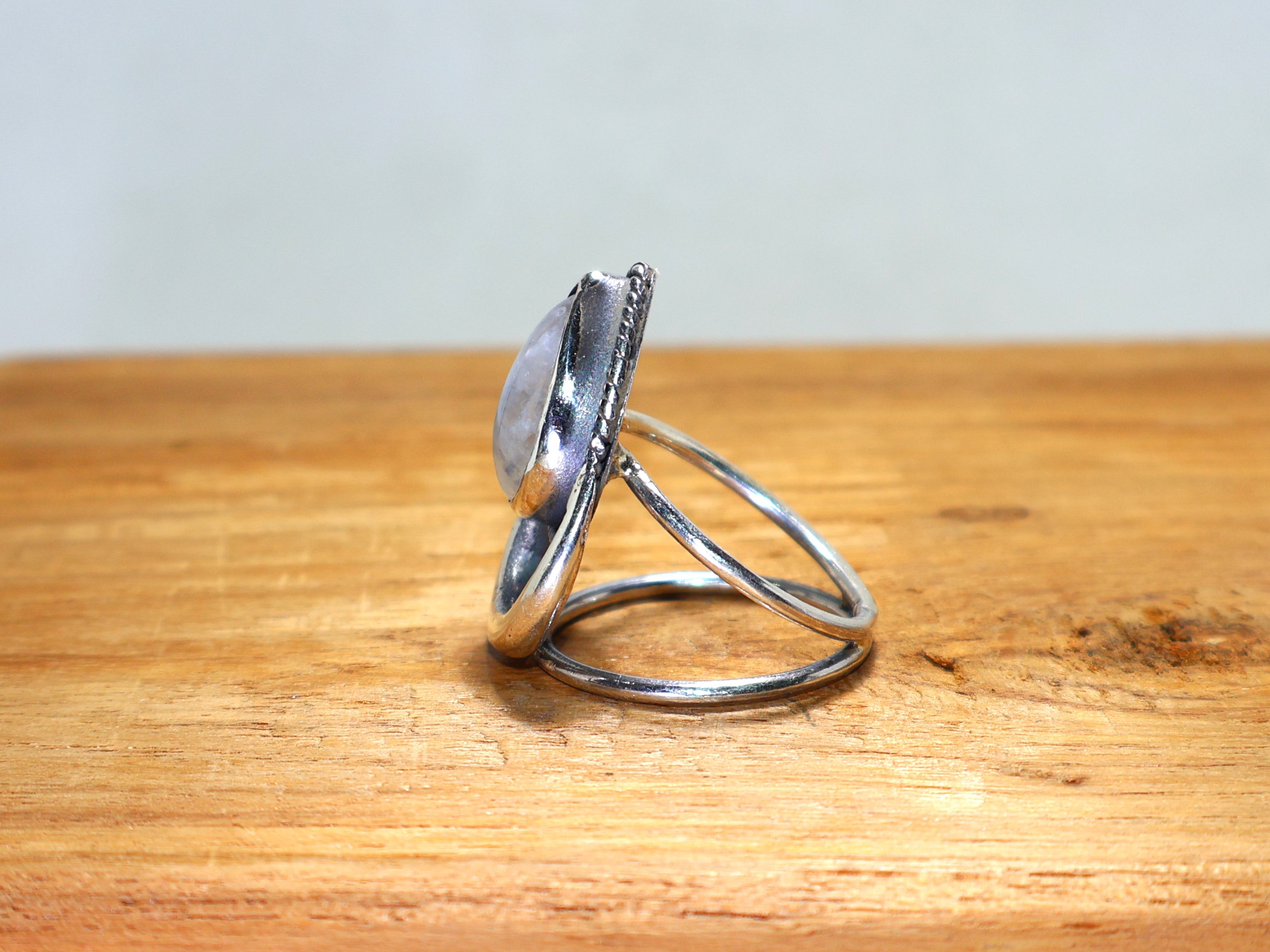 Natürlicher Regenbogen-Mondstein Silberring Handgemachter 925 Sterling Silber Tropfen Edelsteinring Geschenk Für Sie Blauer Feuer-Mondsteinring