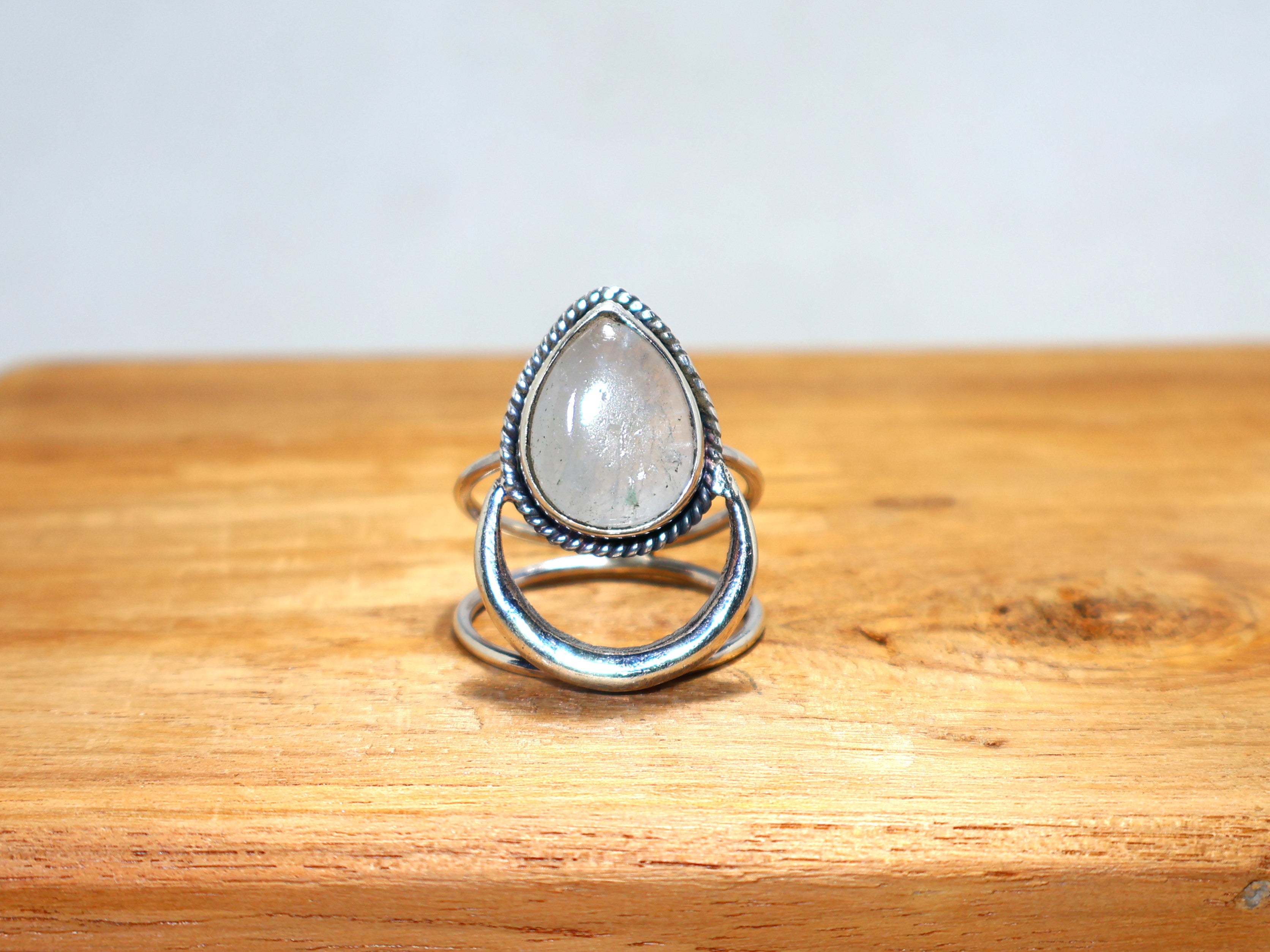 Kristallquarz-Silberring 925er Sterlingsilber Massives Silber Designer Handgefertigter Schmuck Tropfenförmiger Edelsteinring Geschenk für Sie