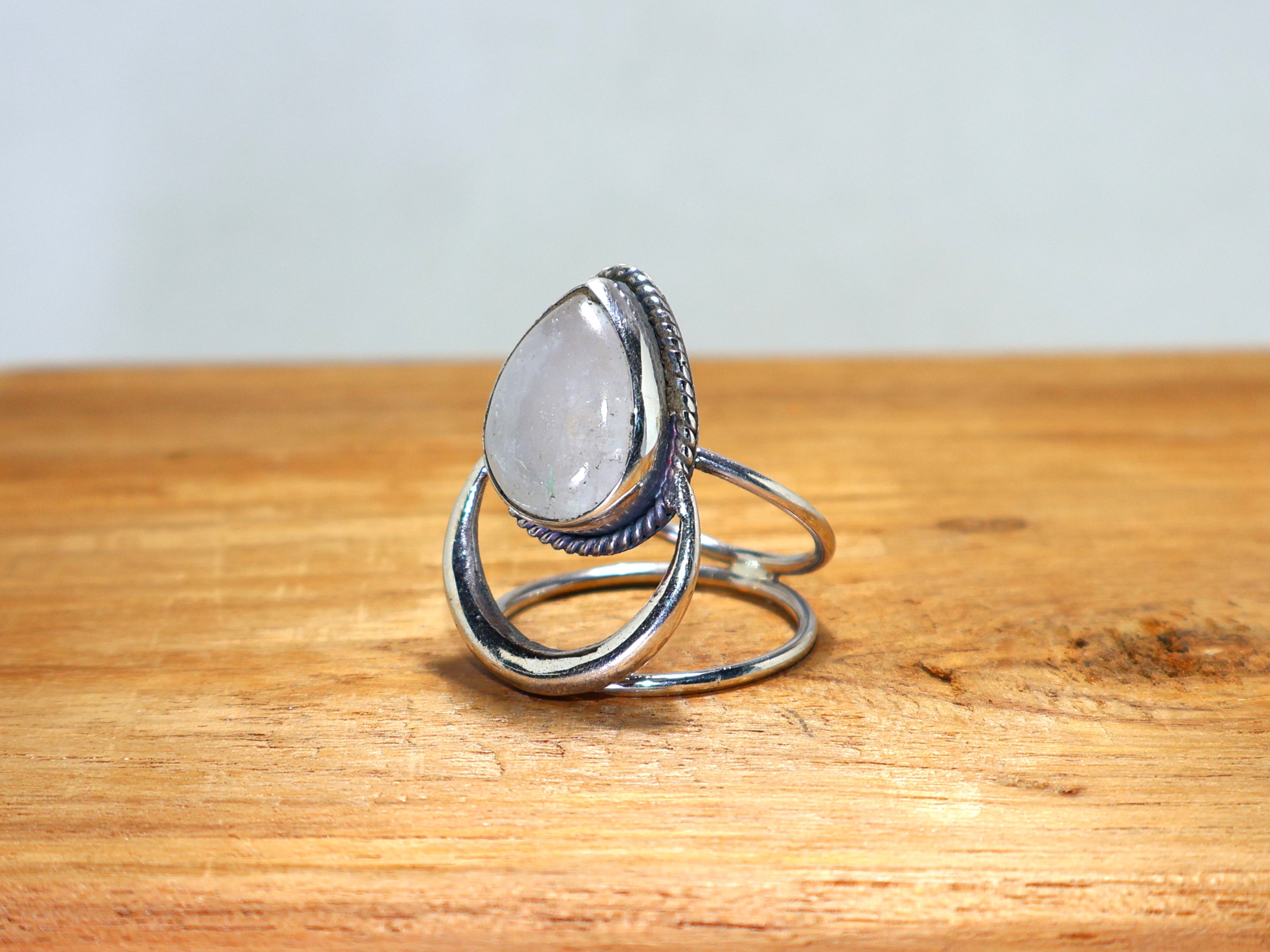 Kristallquarz-Silberring 925er Sterlingsilber Massives Silber Designer Handgefertigter Schmuck Tropfenförmiger Edelsteinring Geschenk für Sie