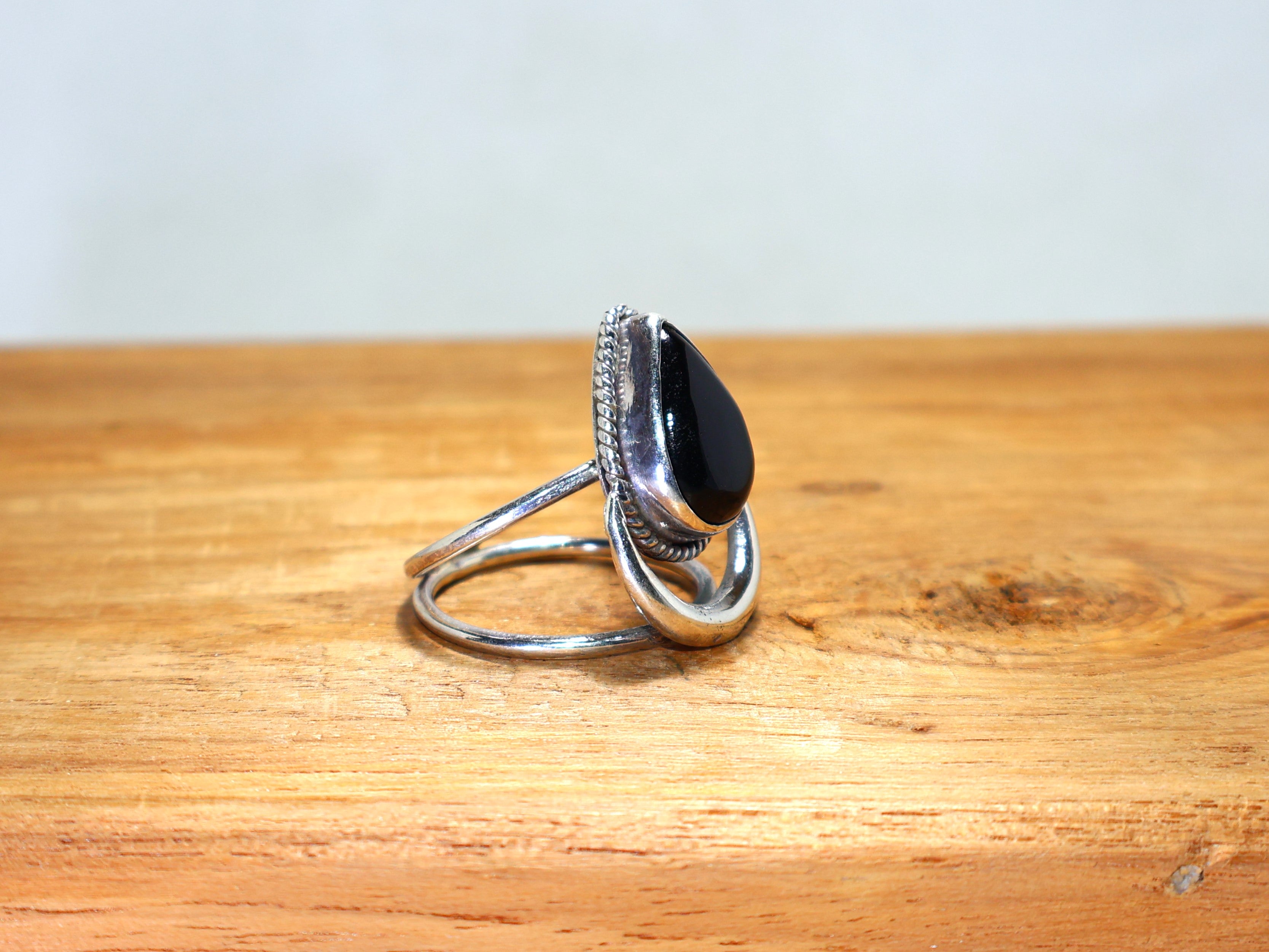 Schwarzer Onyx Silberring 925 Sterling Silber Tropfenförmiger Edelstein Designer Schwarzsteinring Handgefertigter oxidierter Ring Verlobungsring Geschenk für Ihn