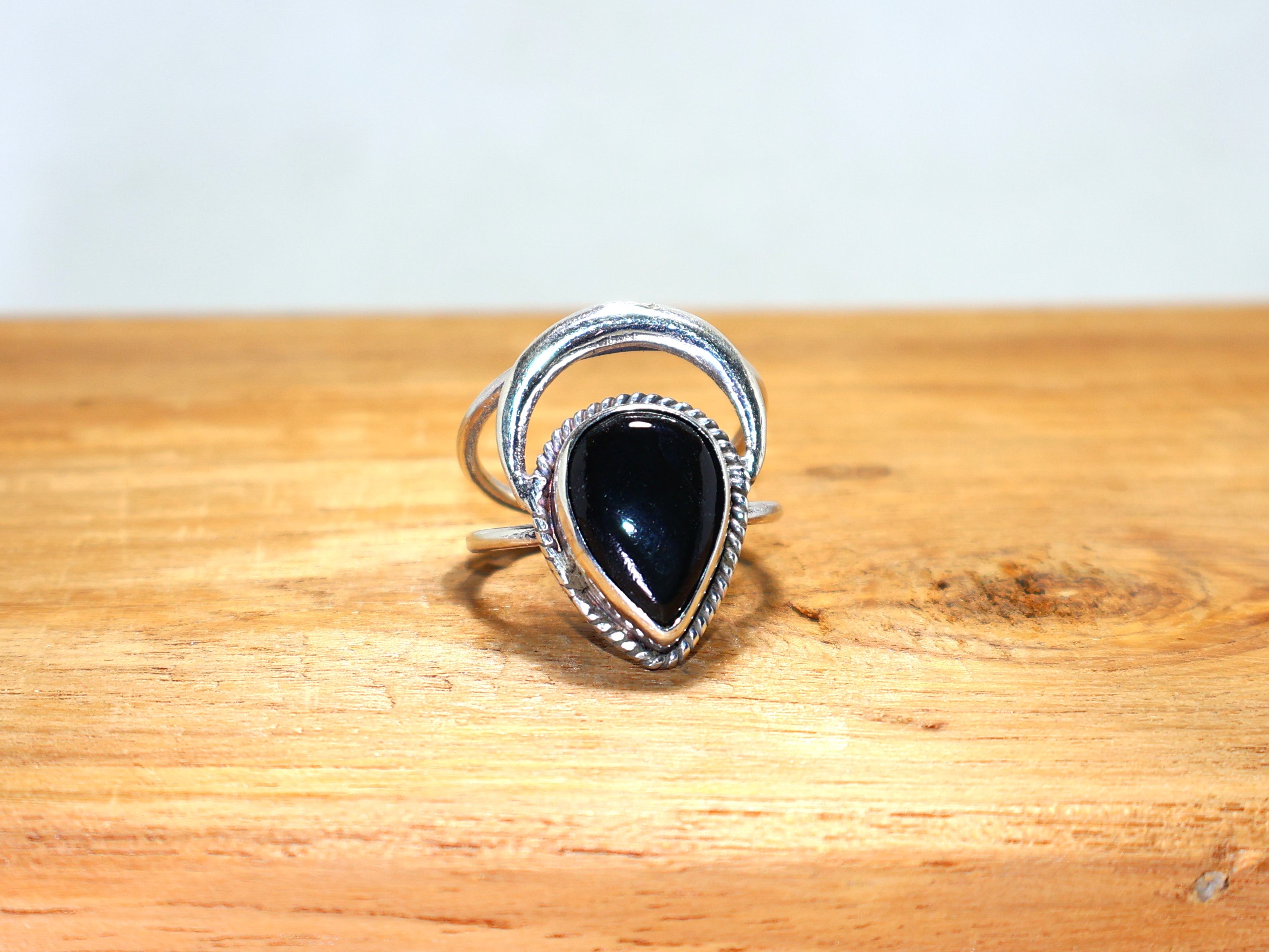 Schwarzer Onyx Silberring 925 Sterling Silber Tropfenförmiger Edelstein Designer Schwarzsteinring Handgefertigter oxidierter Ring Verlobungsring Geschenk für Ihn
