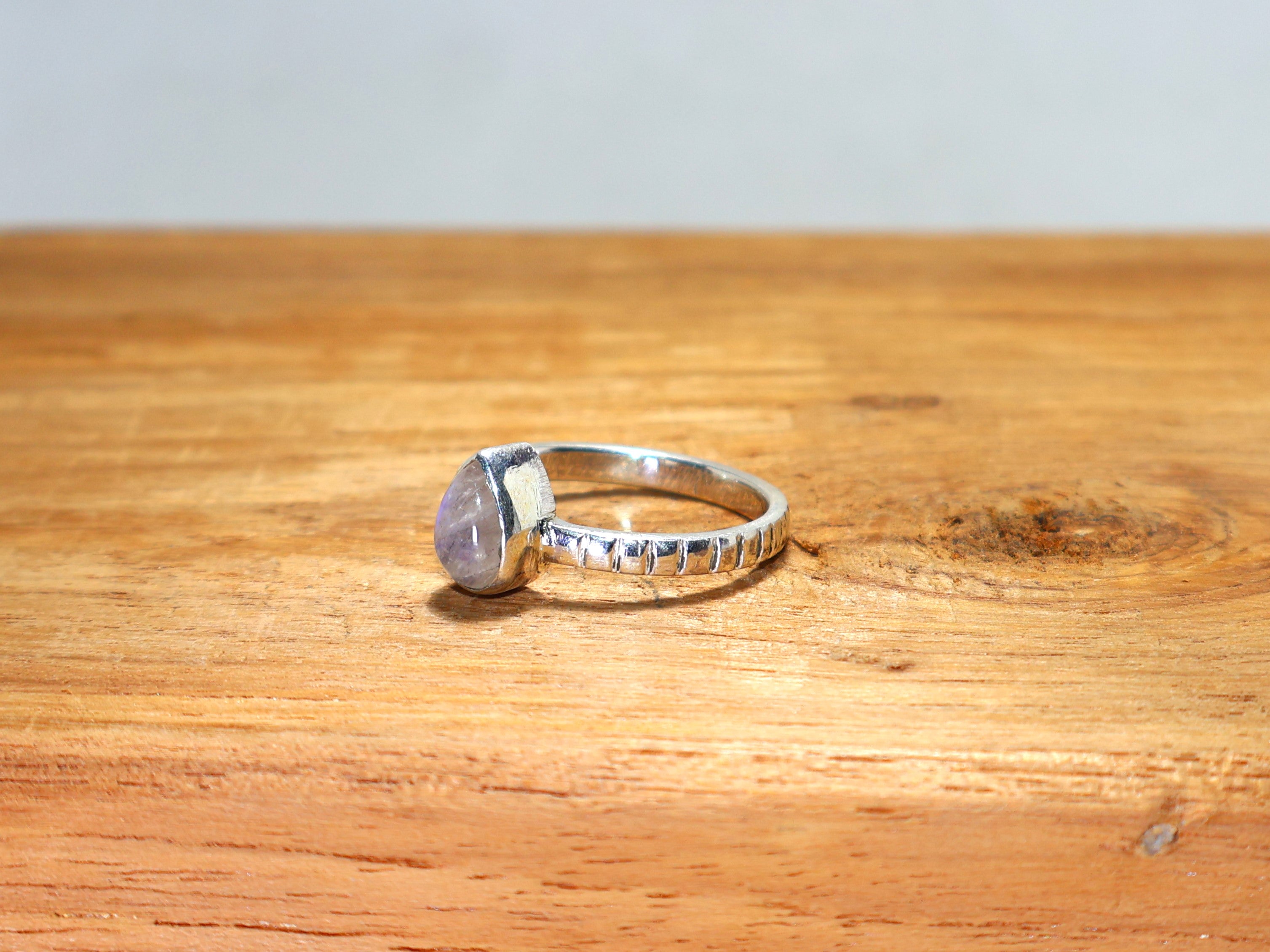 Blauwe Vuur Regenboog Maansteen Stapelring Druppelvormige Edelsteen Ring 925 Sterling Zilveren Ring Kleine Ring