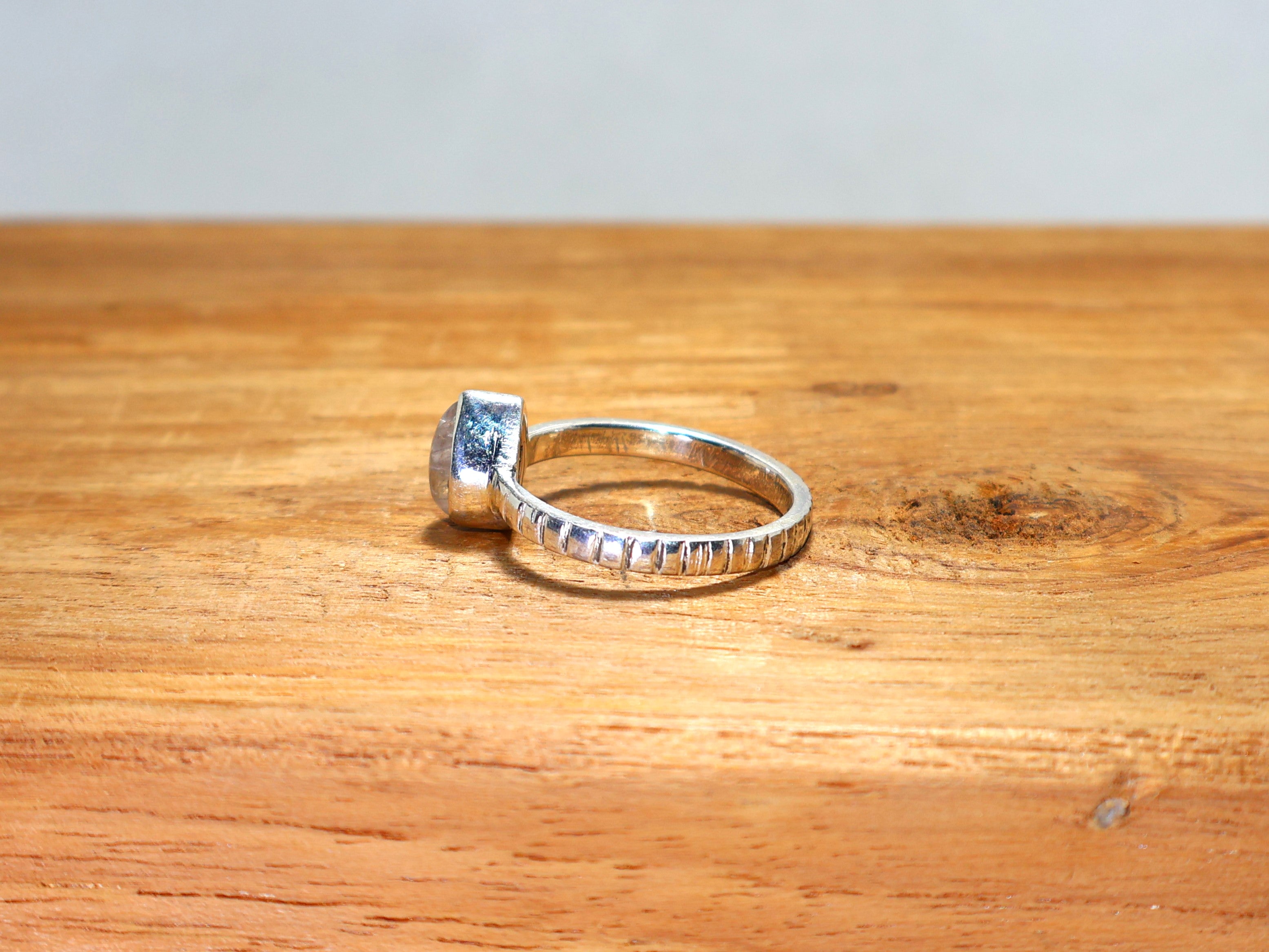 Blauwe Vuur Regenboog Maansteen Stapelring Druppelvormige Edelsteen Ring 925 Sterling Zilveren Ring Kleine Ring