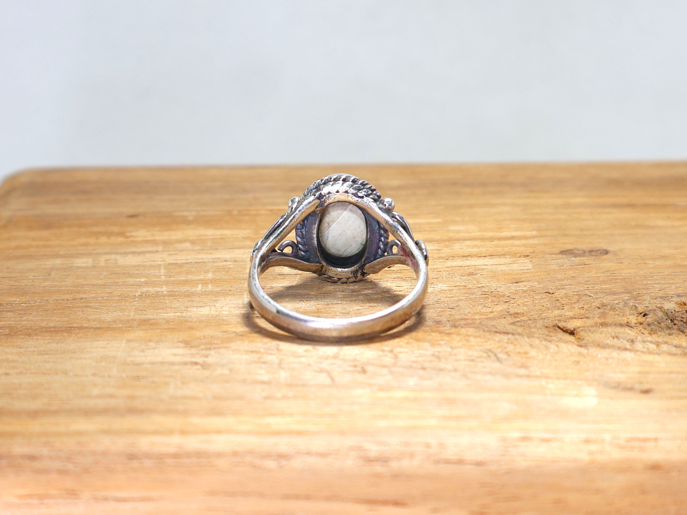Natürlicher weißer Edelstein Howlith-Ring 925 Sterling Silber Ring Handgemachter Silberschmuck Geschenk für Sie Unisex-Ring