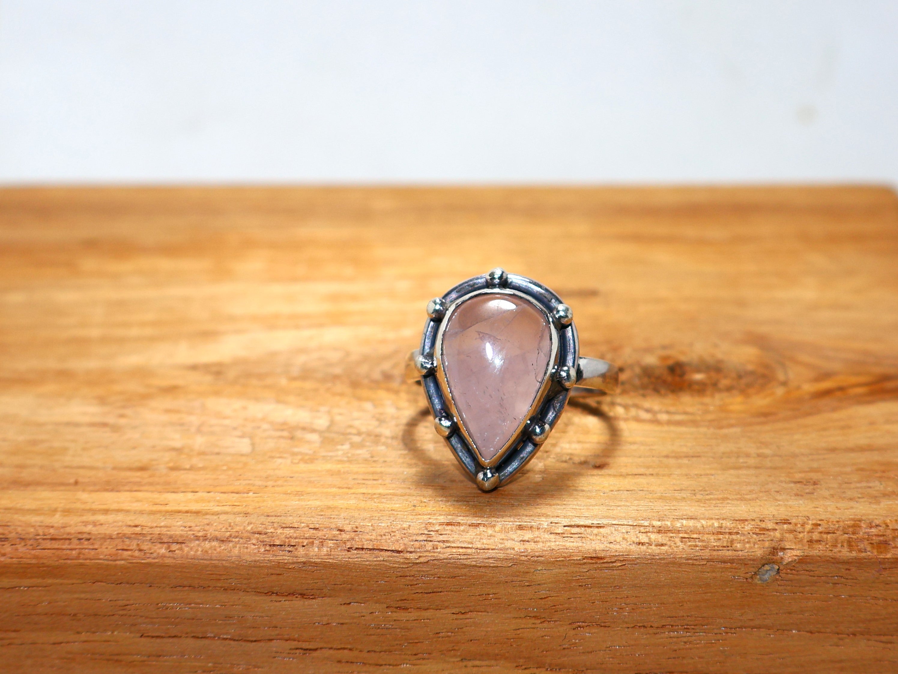 Natürlicher Rosenquarz-Ring 925 Sterling Silber Handgemachter Ring Tropfenförmiger Edelsteinring Alltagsring