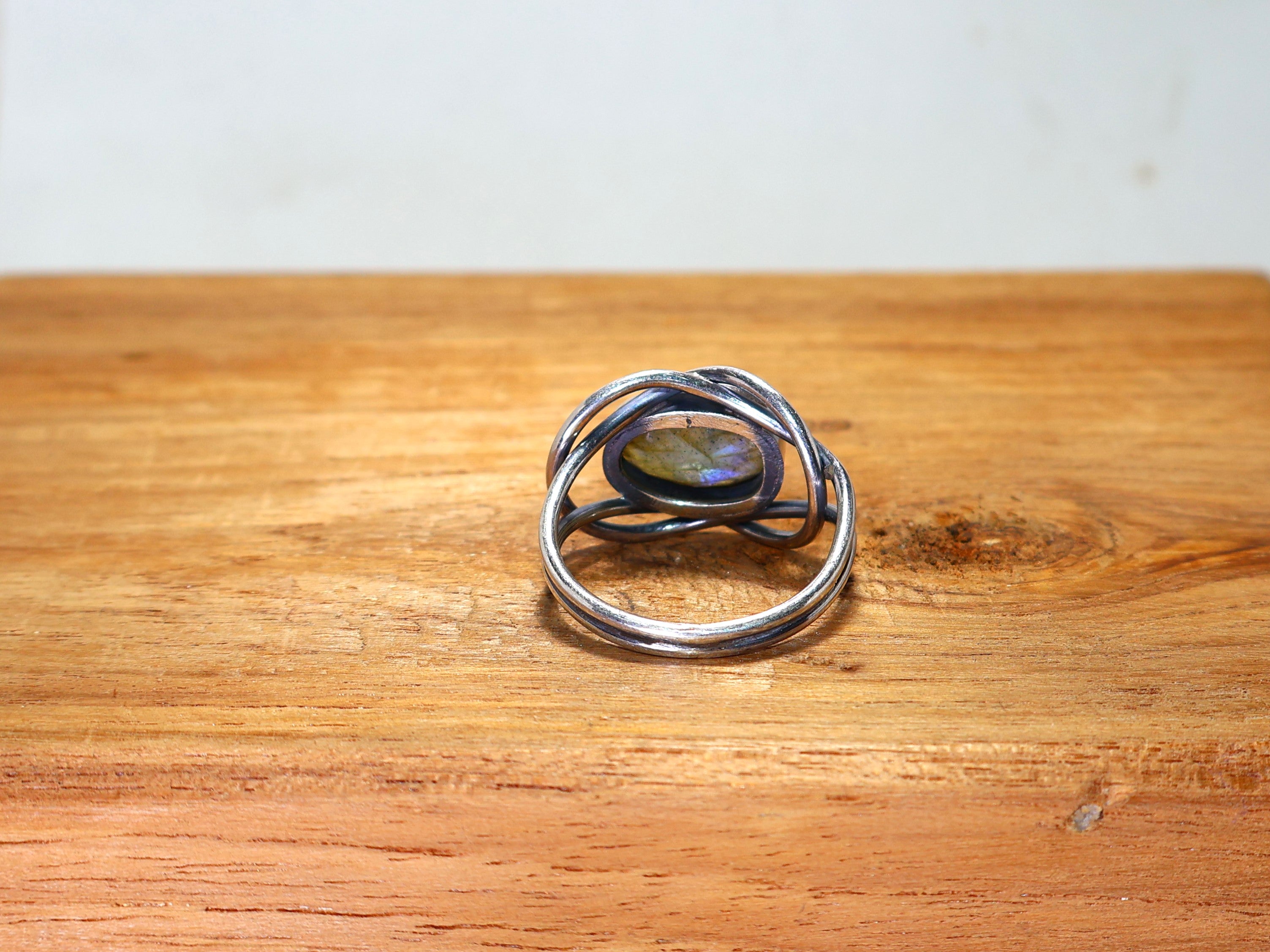 Ovaler Labradorit geschliffener Ring 925er massives Sterlingsilber Blauer Feuer-Labradorit-Ring für Damen handgemachter Ring
