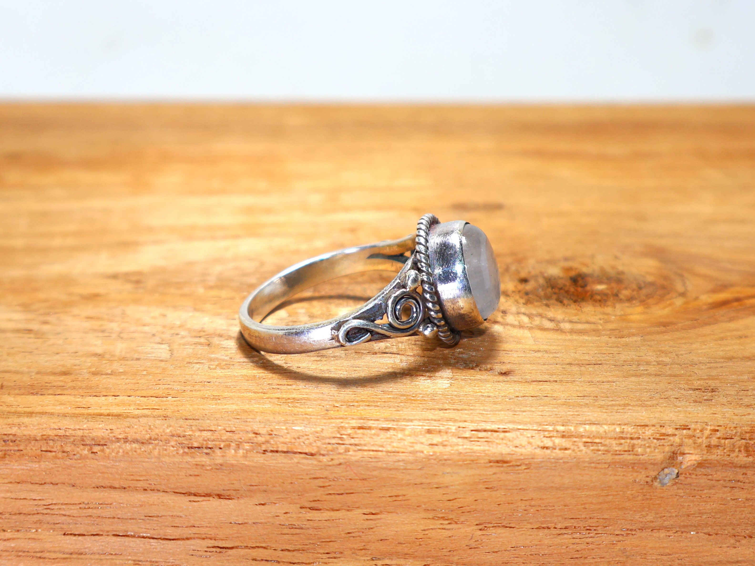 Kristallquarz-Ring Handgefertigter Ring Ovaler Edelstein-Ring 925 Sterling Silber Ring Statement-Ring Geburtsstein-Ring