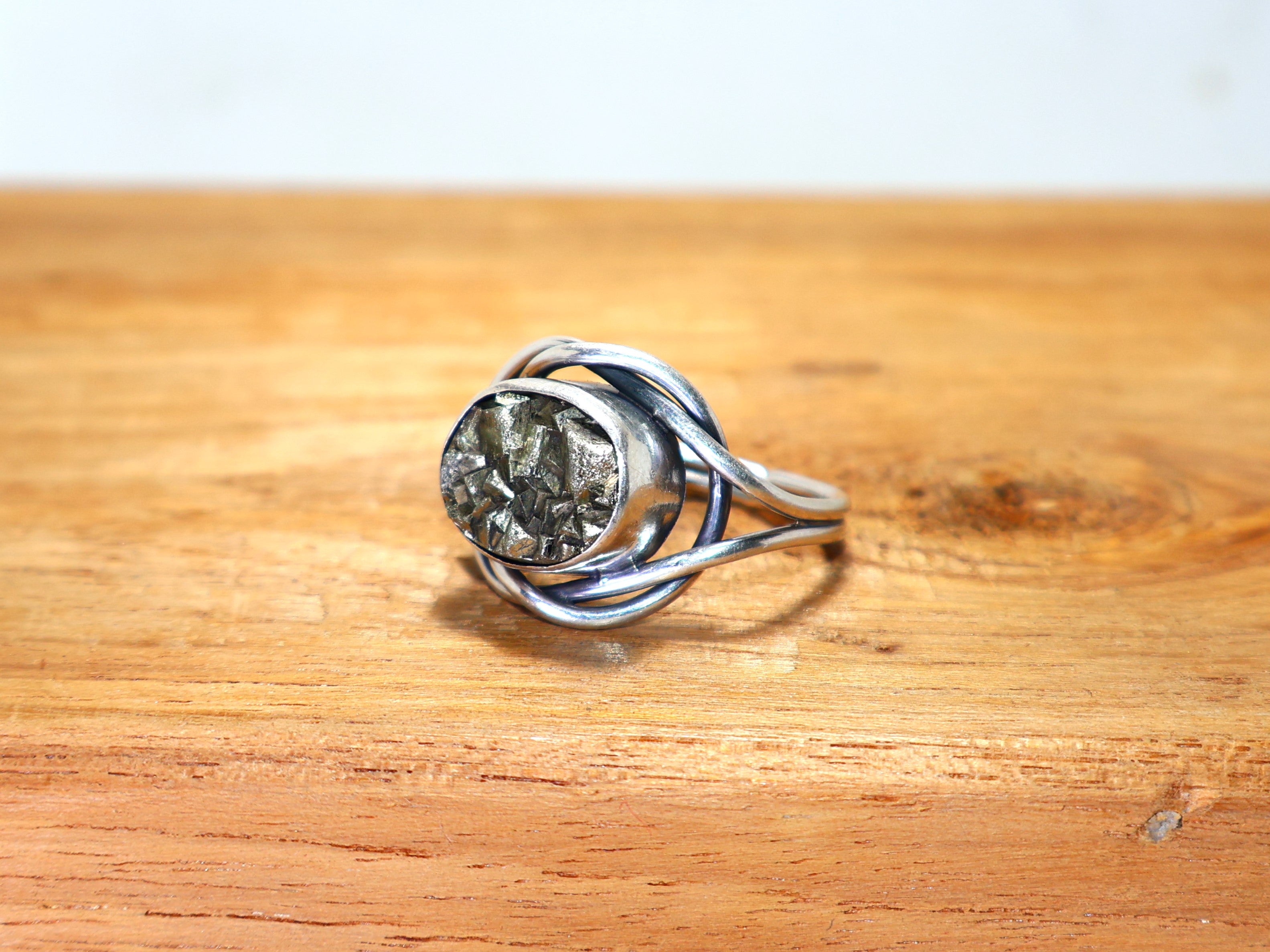 Natürlicher roher Pyrit-Ring, Damen-Silberring, handgemachter Ring, 925er Sterlingsilber, ovaler Steinring, zierlicher Ring, Statement-Ring, wunderschöner Ring