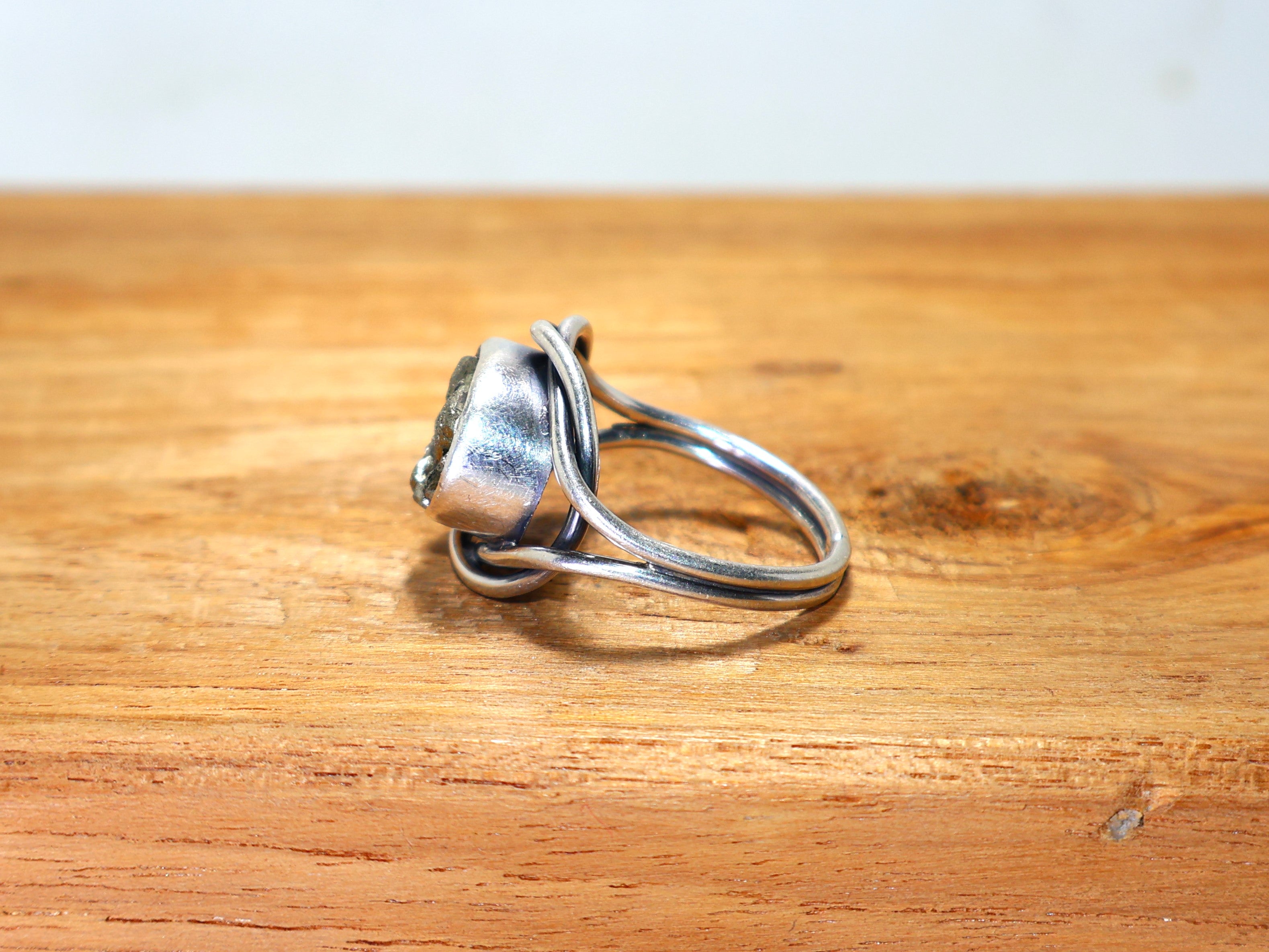 Natürlicher roher Pyrit-Ring, Damen-Silberring, handgemachter Ring, 925er Sterlingsilber, ovaler Steinring, zierlicher Ring, Statement-Ring, wunderschöner Ring