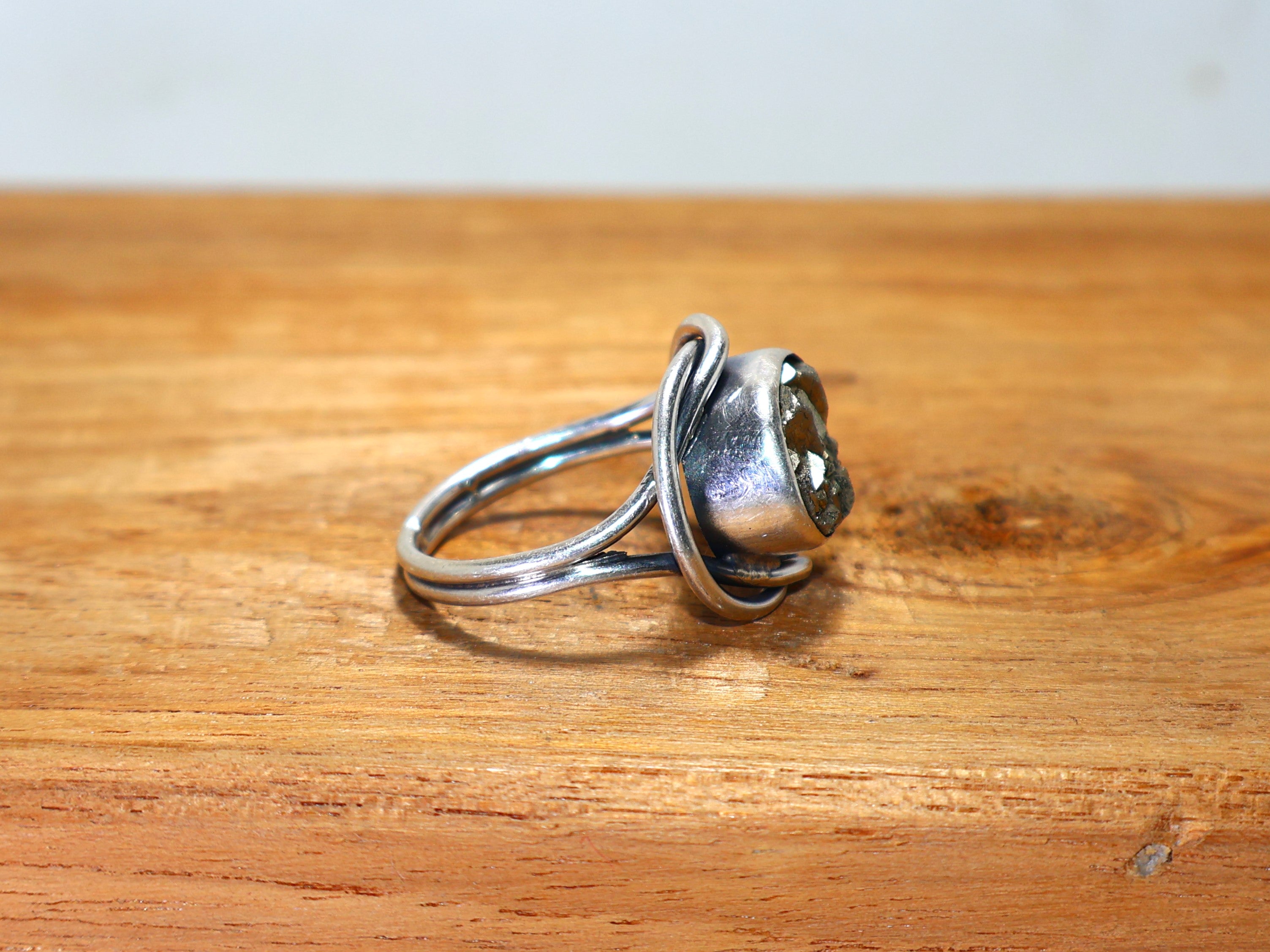 Natürlicher roher Pyrit-Ring, Damen-Silberring, handgemachter Ring, 925er Sterlingsilber, ovaler Steinring, zierlicher Ring, Statement-Ring, wunderschöner Ring