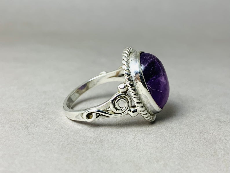 Violetter Amethystring 925er Sterlingsilber handgemachter Silberschmuck Geschenk für Sie Ovaler Edelsteinring