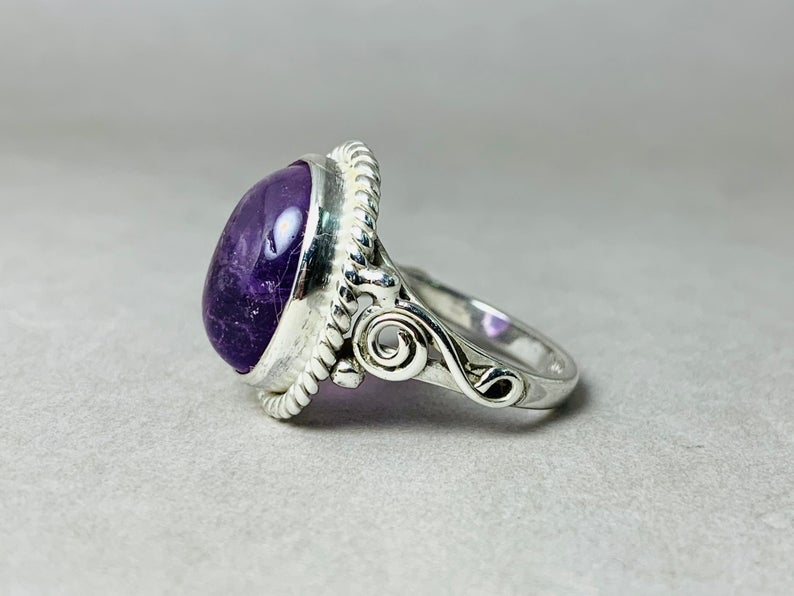 Violetter Amethystring 925er Sterlingsilber handgemachter Silberschmuck Geschenk für Sie Ovaler Edelsteinring