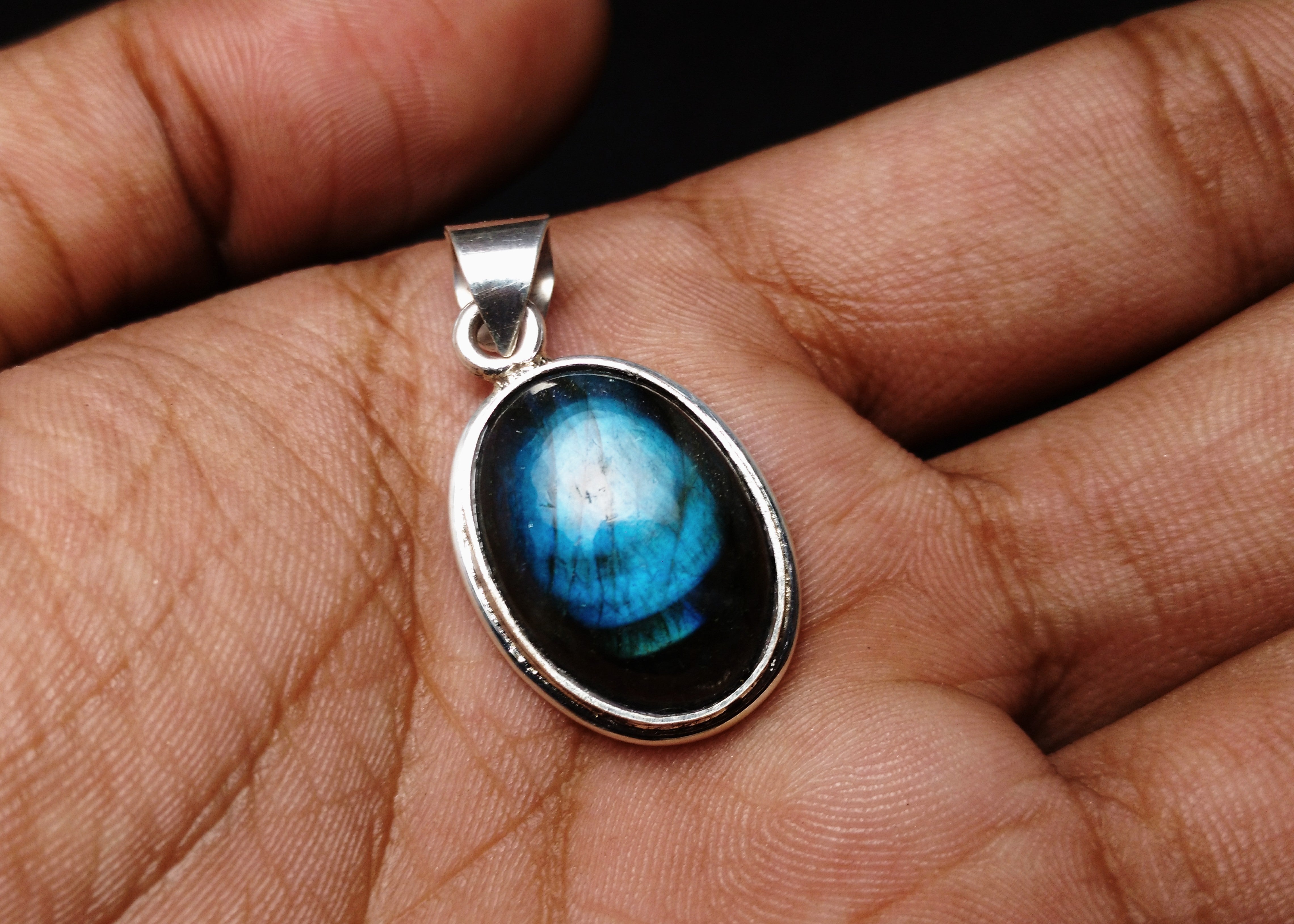 Anhänger aus natürlichem Labradorit 925 Sterlingsilber-Anhänger Natur-Edelstein Blauer Labradorit Schillernder Labradorit Geburtsstein-Anhänger
