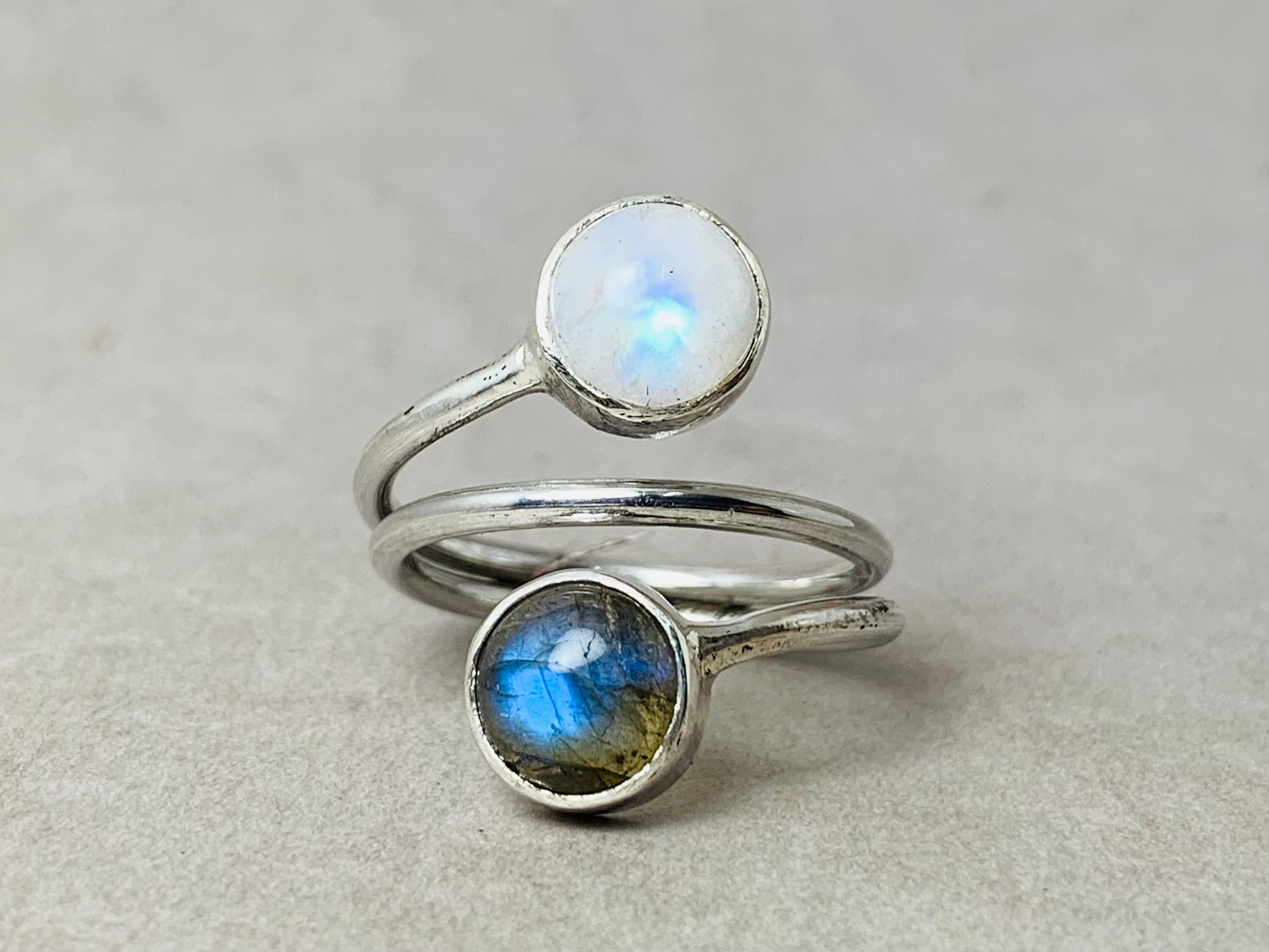Labradorit- und Mondsteinring, 925er Silberring, verstellbarer handgefertigter Statement-Ring, Multi-Stein-Ring, Geschenk für Sie