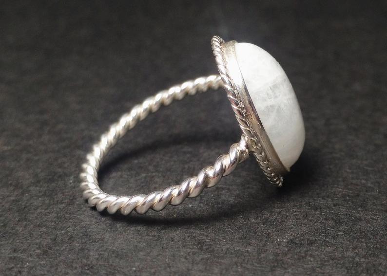 Handgefertigter ovaler Mondsteinring 925 Sterling Silber Juni Geburtsstein Damenring Ovale Form Stein Weißer Stein Schmuck