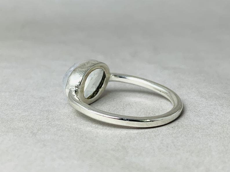 Wunderschöner Regenbogen-Mondstein 925 Silberring Blauer Feuerring Geburtssteinring Juni Versprechensring