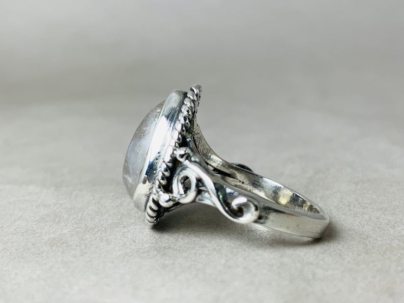 Natürlicher Mondsteinring 925 Sterling Silber Blauer Feuerbirnen-Mondstein Juni Geburtssteinring Versprechensring