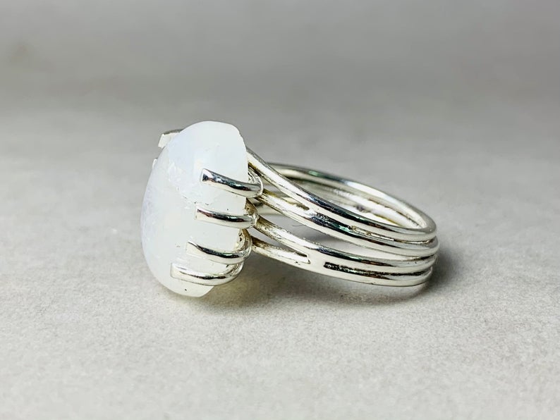 Regenbogen-Mondstein-Ring 925 Silberring Ovaler Mondsteinring Handgefertigter Unikat-Ring Silberschmuck Geschenkring