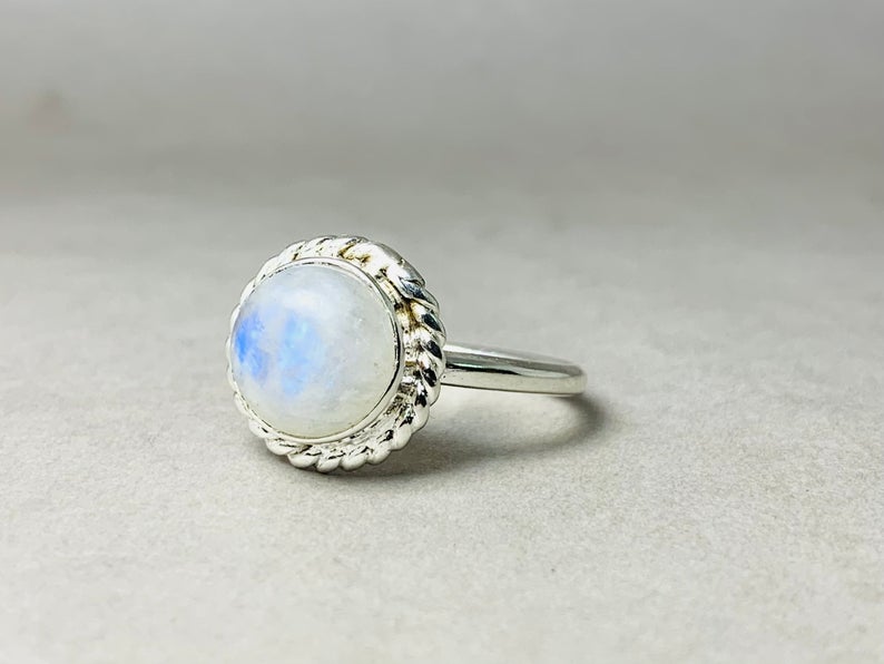 Natürlicher Regenbogen-Mondstein-Ring 925er Sterlingsilber Blauer Feuer-Mondstein Runder Stein Handgemachtes Geschenk für Sie