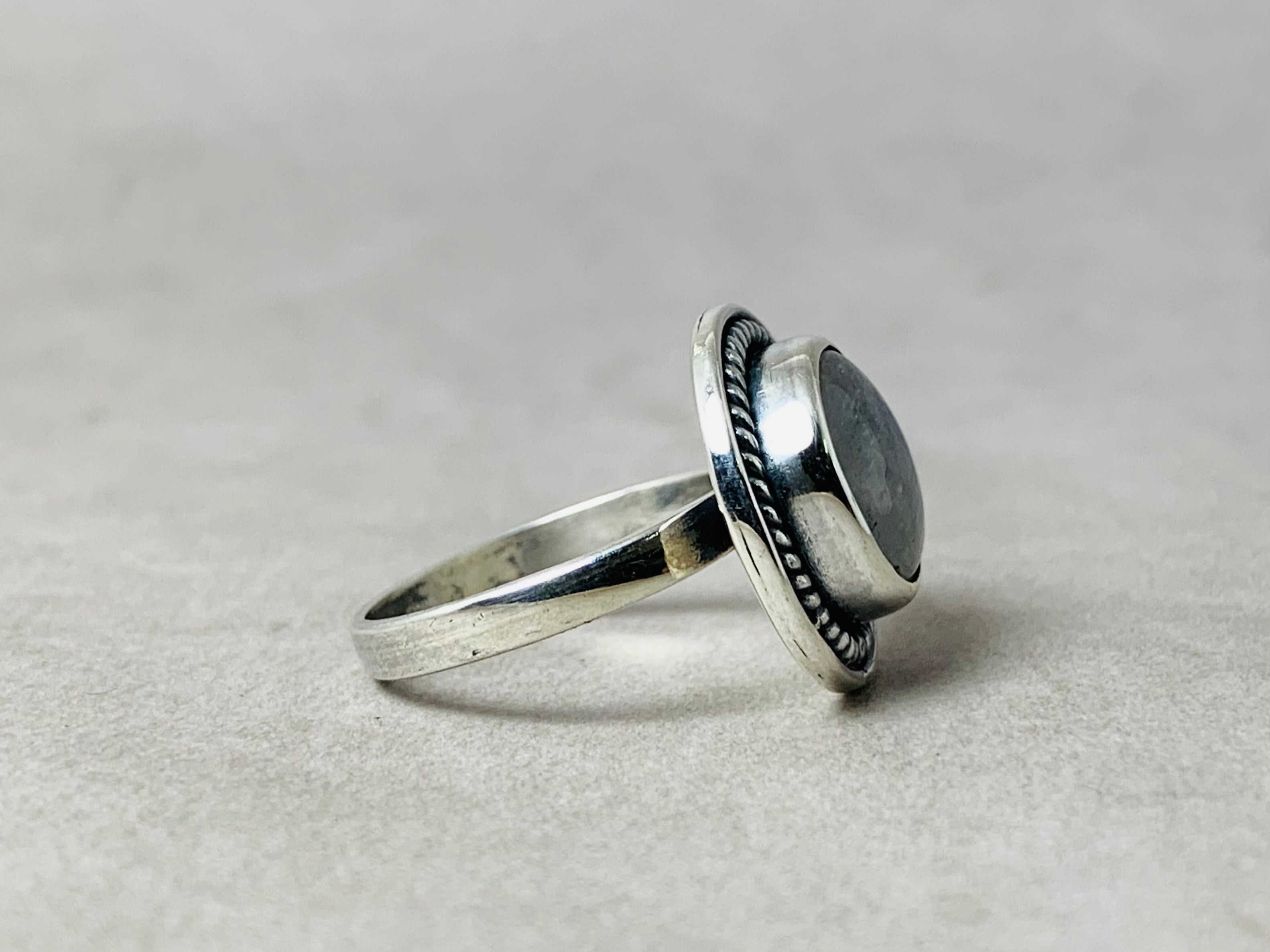 Natur runder Mondsteinring 925 Silberring Edelsteinring Damenring Handgefertigter Ring Sterling Silberring Geschenk für Sie