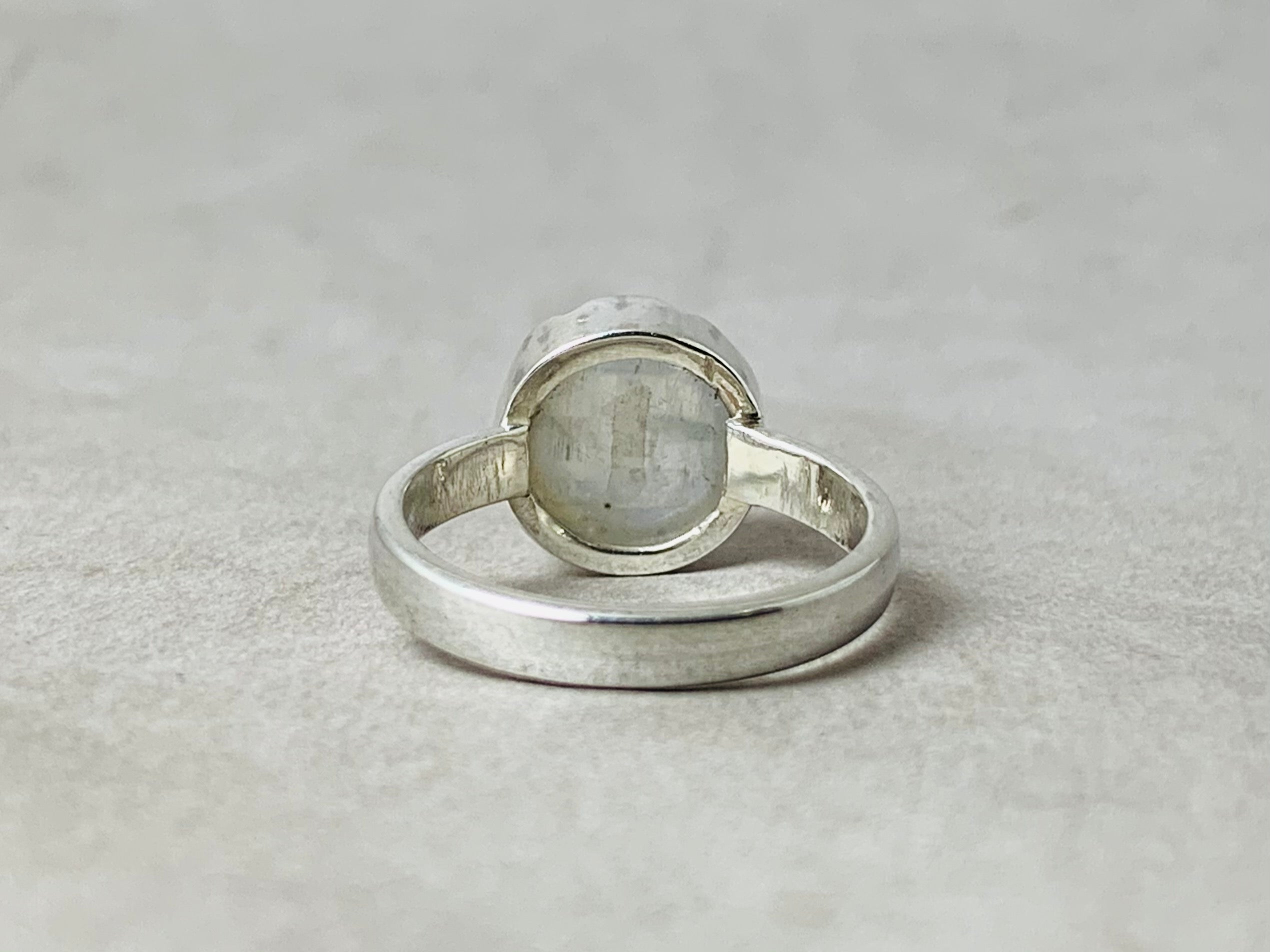 Echter Regenbogen-Mondsteinring 925 Sterling Silber Runder Blauer Mondstein Statement-Ring Handgefertigter Ring Perfektes Geschenk für sie