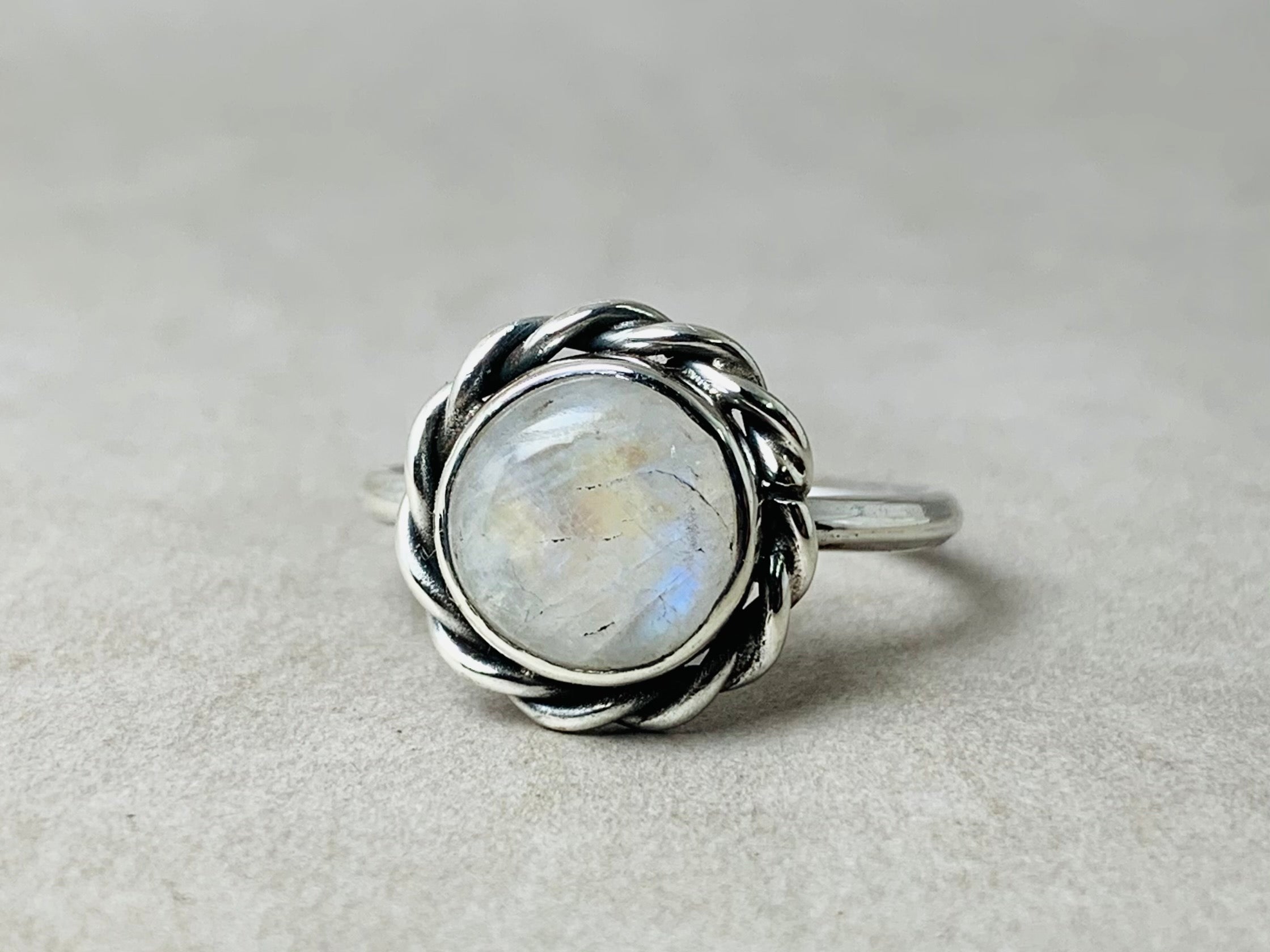 Witte Maansteen Ring 925 Zilveren Ring Handgemaakte Statement Ring, Vrouwen Boho Ring Regenboog Maansteen