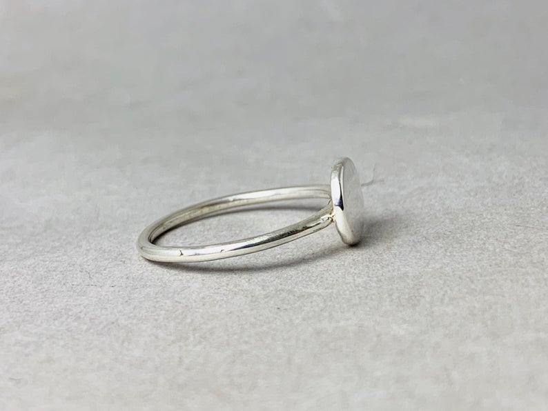 Kleiner Stapelring 925 Sterling Silber Zierlicher Ring Minimalistischer Ring Silber Handgemachter Ring Scheibenring