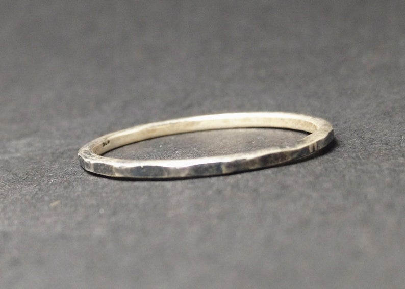 Texturierter Stapelring aus 925er Sterlingsilber, alltagstauglicher schlichter Ring, Schmuck für sie, handgemacht