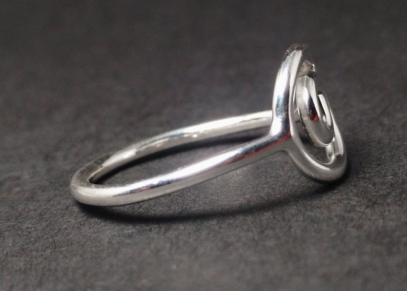 Silberspiralring, Ring aus 925er Sterlingsilber, schmaler stapelbarer Ring, handgefertigter Wirbelring, Alltagsring, Geschenk für Sie