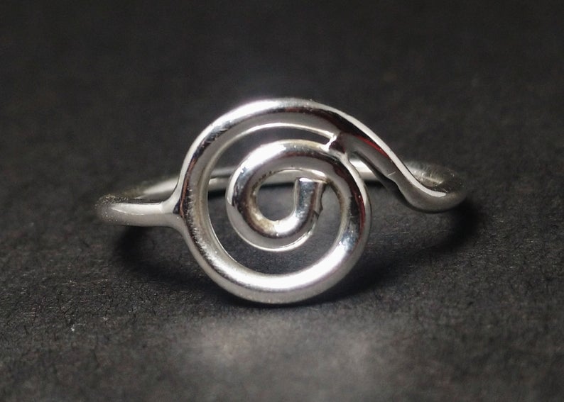 Silberspiralring, Ring aus 925er Sterlingsilber, schmaler stapelbarer Ring, handgefertigter Wirbelring, Alltagsring, Geschenk für Sie