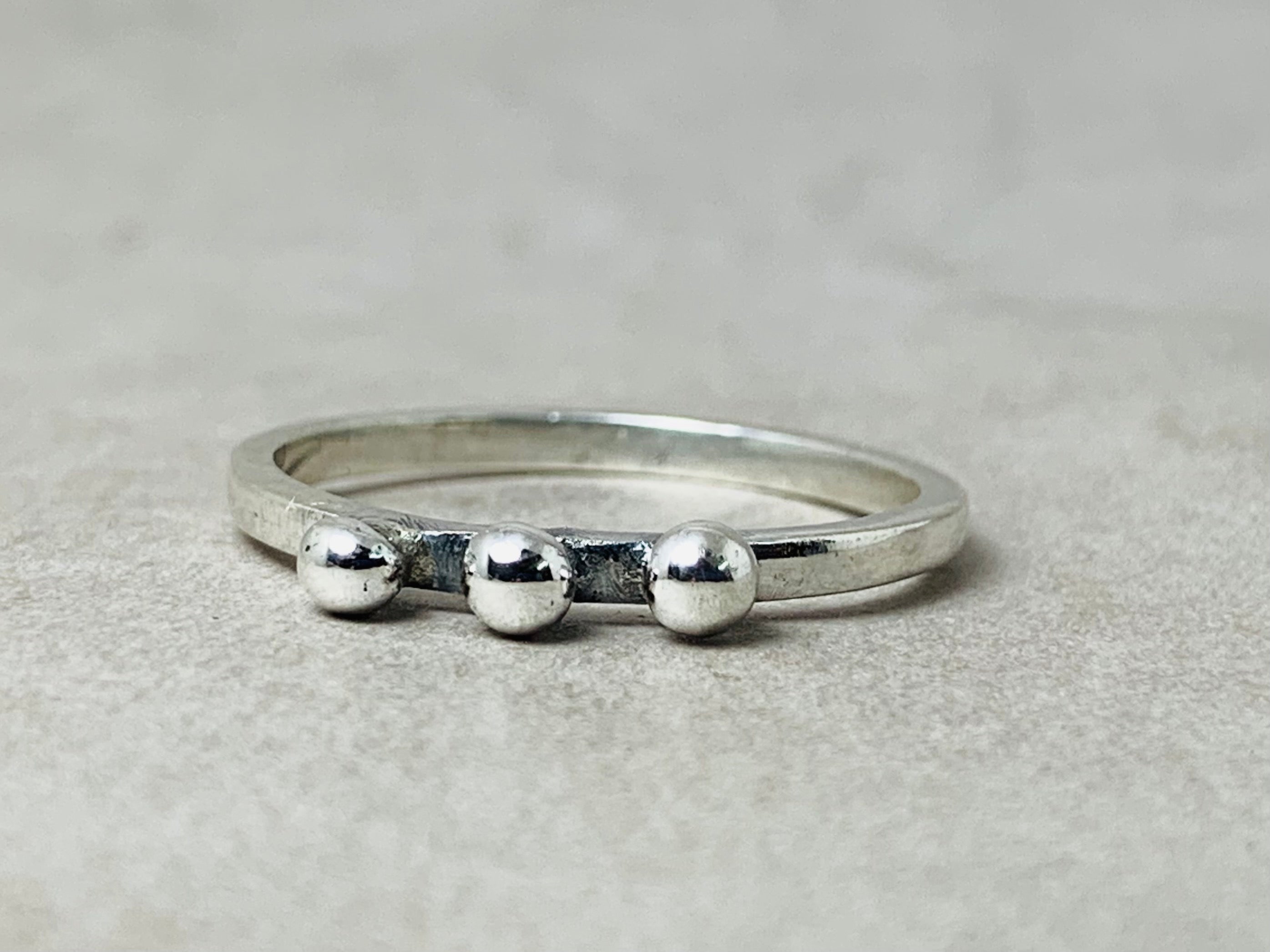 Silberpunktring 925er Silberring Handgemachter Stapelring Charm-Ring Feiner Ring
