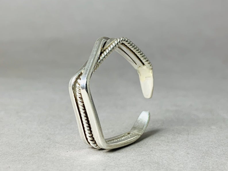 Silberner Bandring 925 Sterling Silber Gedrehter Band Handgemachter Silberner Damenring Einzigartiger Ring Geschenkring