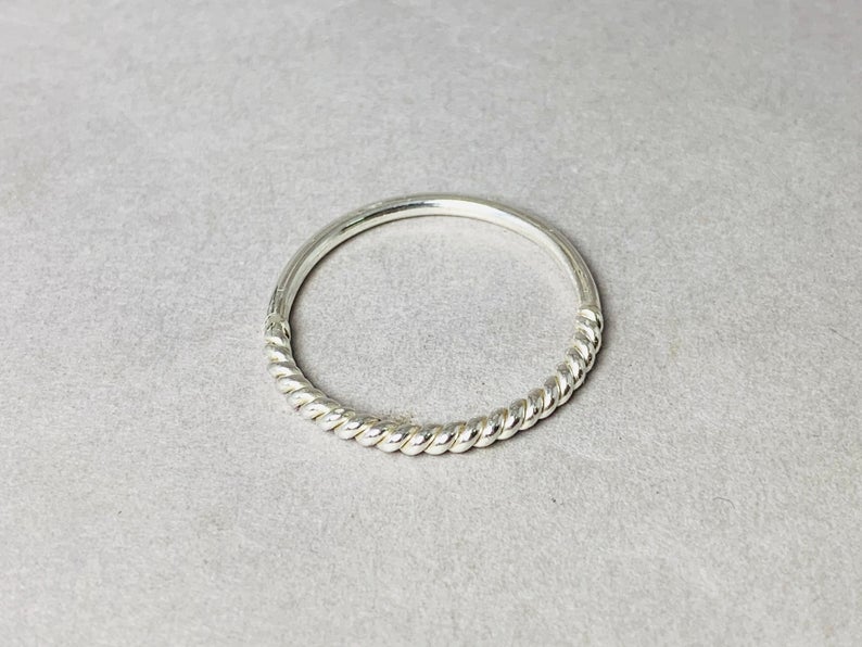 Halber Twist Ring 925 Sterling Silber Einzigartiger handgemachter Ring Boho Stacking Ring Bandring Halbrunder Ring Geschenkring