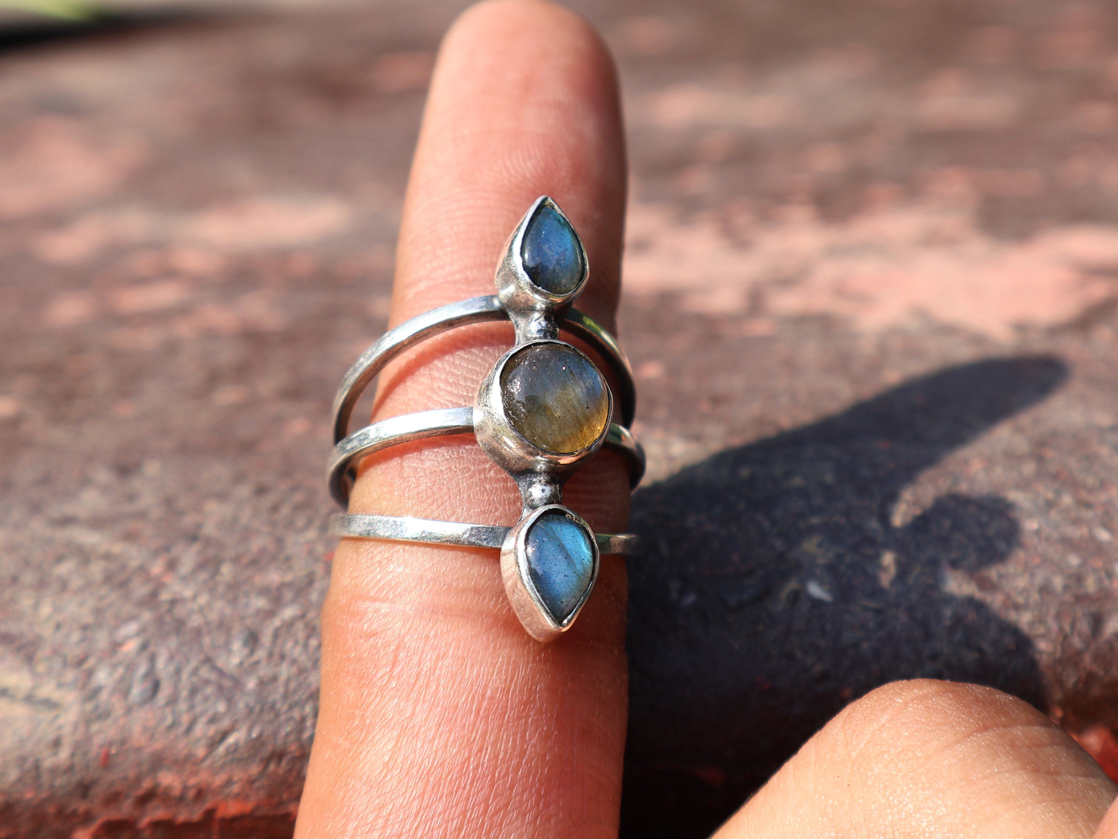 Handgefertigter Ring Labradorit Ring 925 Sterling Silber Multi Edelstein Ring Dreifach Stein Ring Boho Zierlicher Ring Geschenk Für Sie