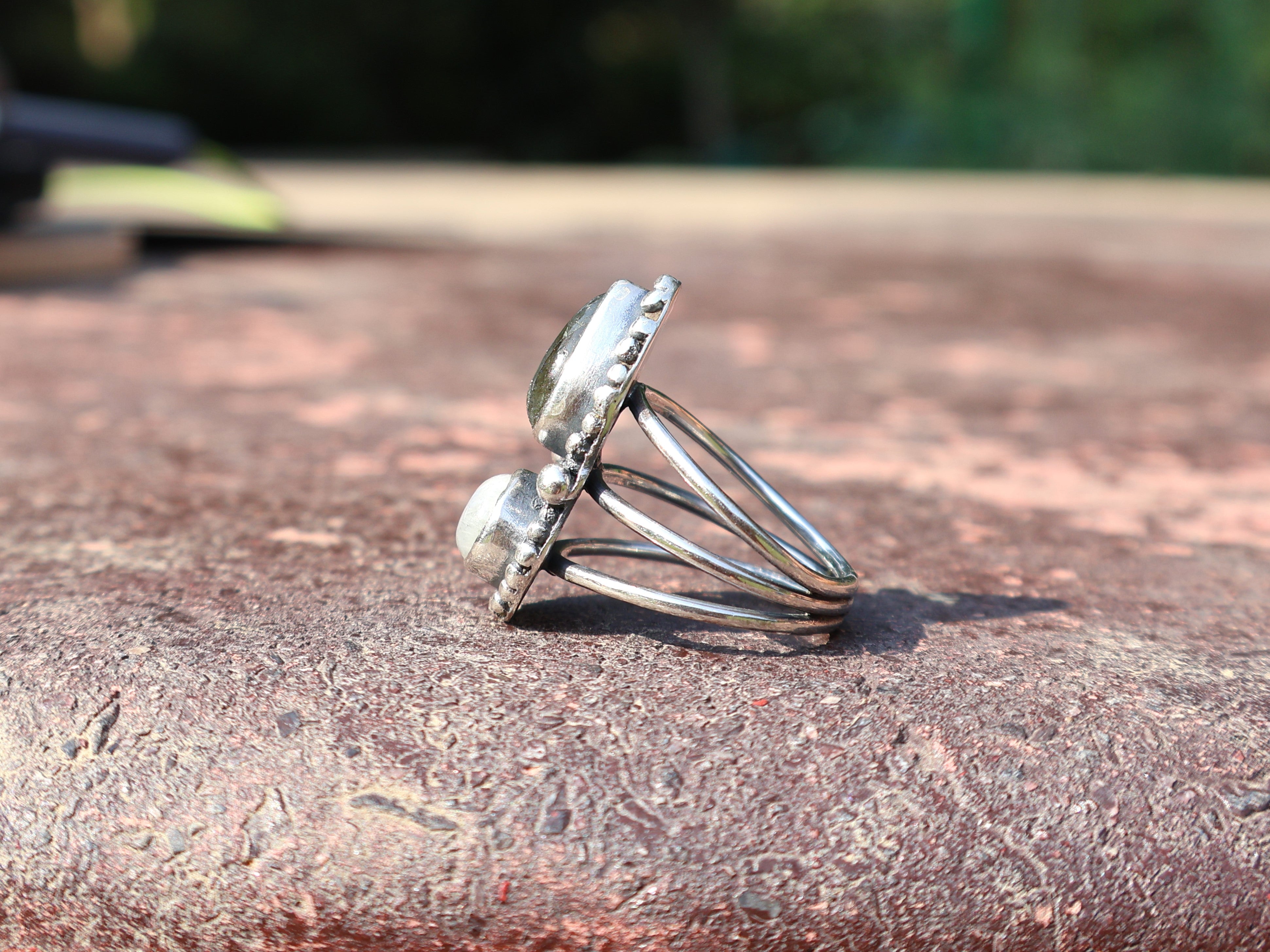 Labradorit- und Regenbogenmondstein-Ring 925 Sterling Silber Ring Handgefertigter Statement-Ring Tropfen & Ovale Form Edelstein Doppelstein Ring Geschenk für Sie